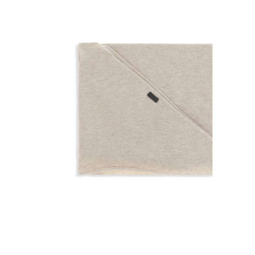 Experience the allure of the Brunello Cucinelli Beige Cashmere Scarf from the AW26 collection, a timeless blend of elegance and comfort crafted from pure cashmere.