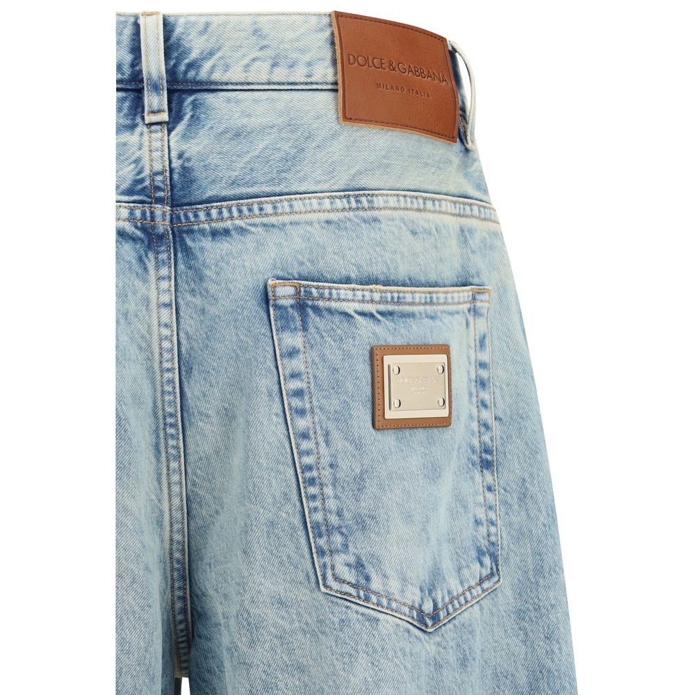 Discover the Dolce & Gabbana Blue Cotton Relaxed Fit Jeans, a masterpiece of Italian craftsmanship that redefines luxury with its oversized silhouette and timeless elegance.
