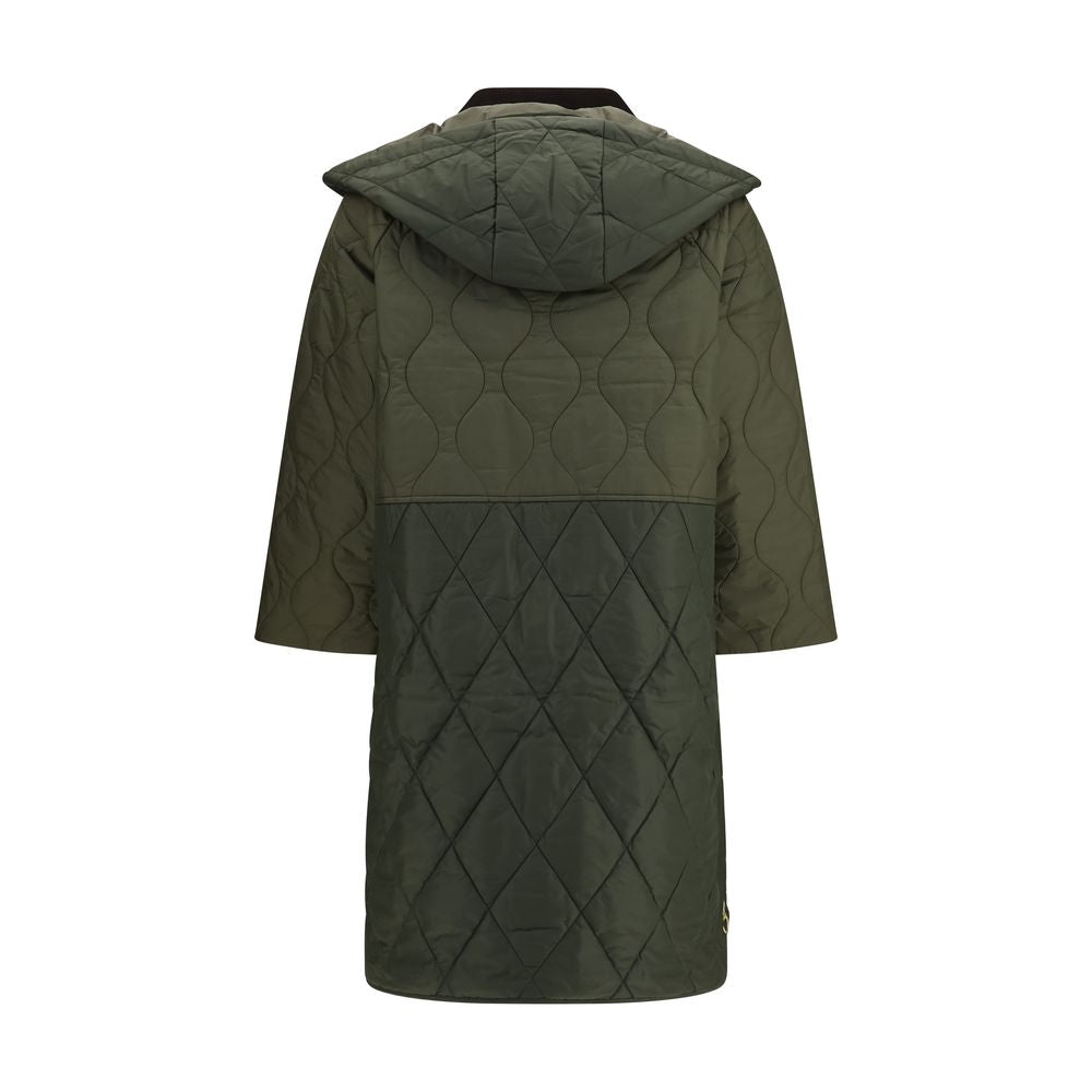 Indulge in the Barbour Bicolor Polyester Full-Length Jacket, a masterpiece of lightweight warmth and exquisite design, perfect for elevating your seasonal style.