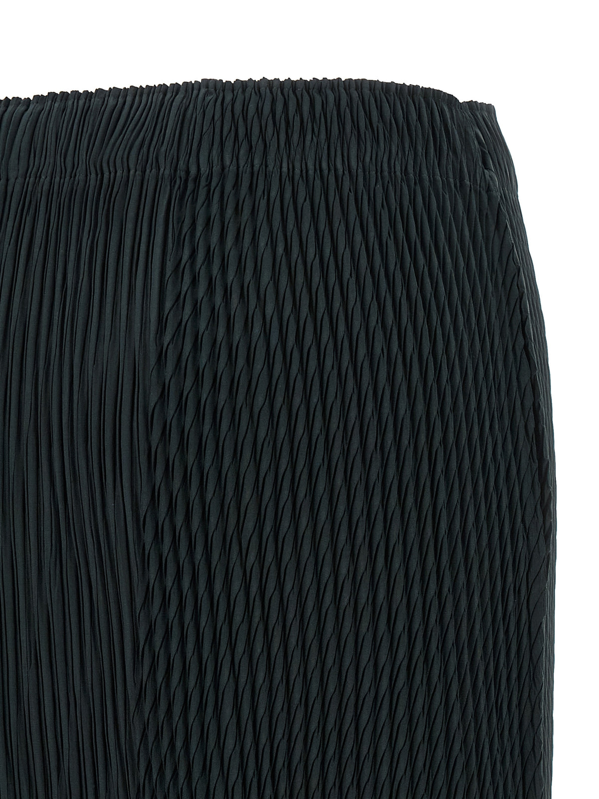 Discover the exquisite artistry of the Issey Miyake Blue Polyester Midi Skirt, a sustainable masterpiece that redefines elegance with its architectural pleats and luxurious silhouette.