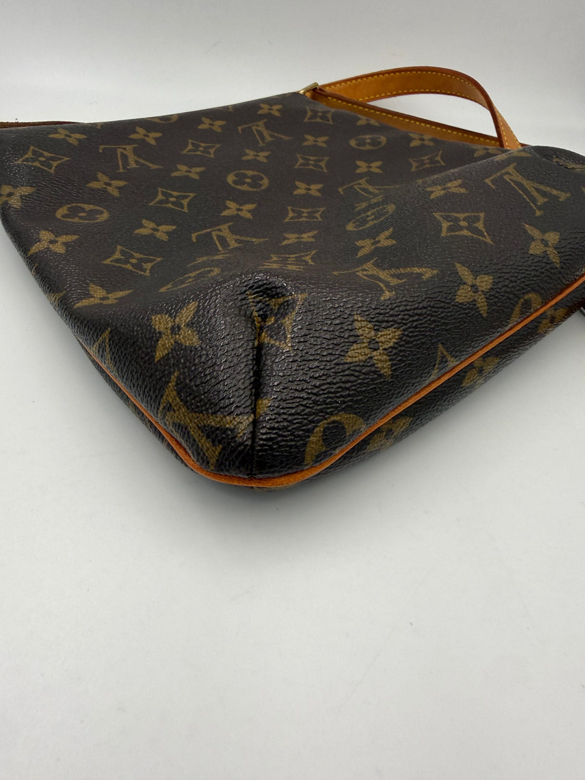Louis Vuitton Musette Monogram Handbag - Timeless Luxury Investment