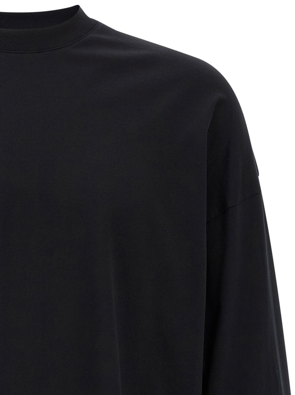 Elevate your wardrobe with the Jil Sander Black Cotton T-Shirt, a testament to luxury minimalism, crafted in Italy for those who appreciate timeless elegance and sophistication.