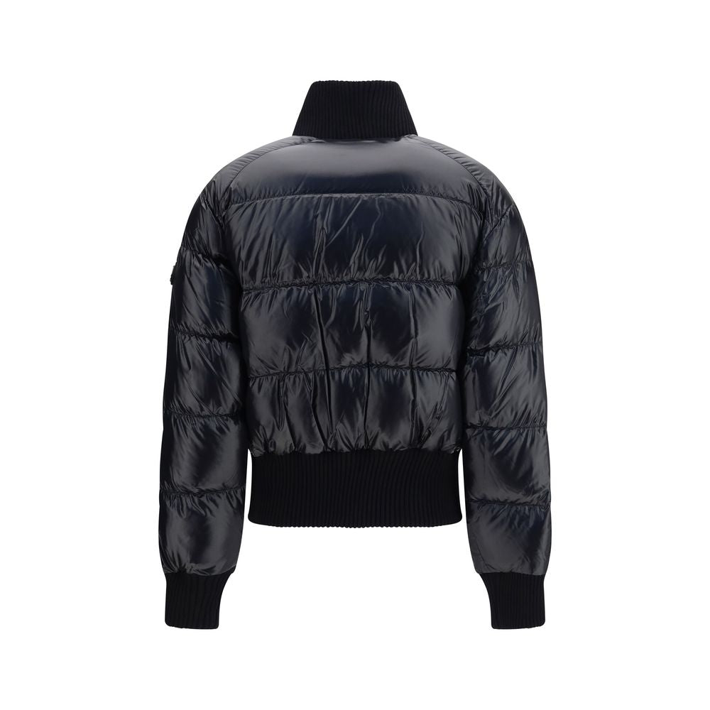 Experience the epitome of luxury with the Moose Knuckles Queens Down Puffer, crafted from premium nylon for unparalleled warmth and style in the coldest conditions.