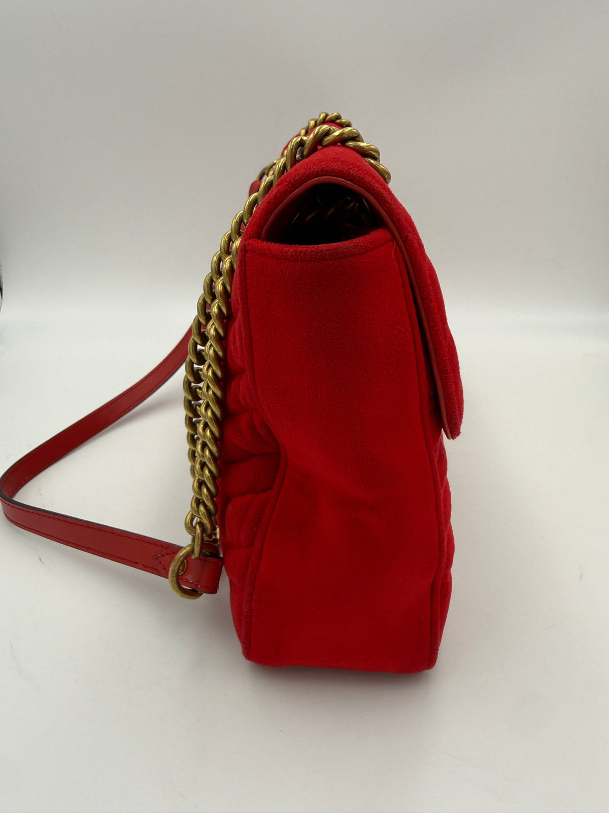 Gucci Bicolor Leather Handbag - Timeless Luxury for the Discerning