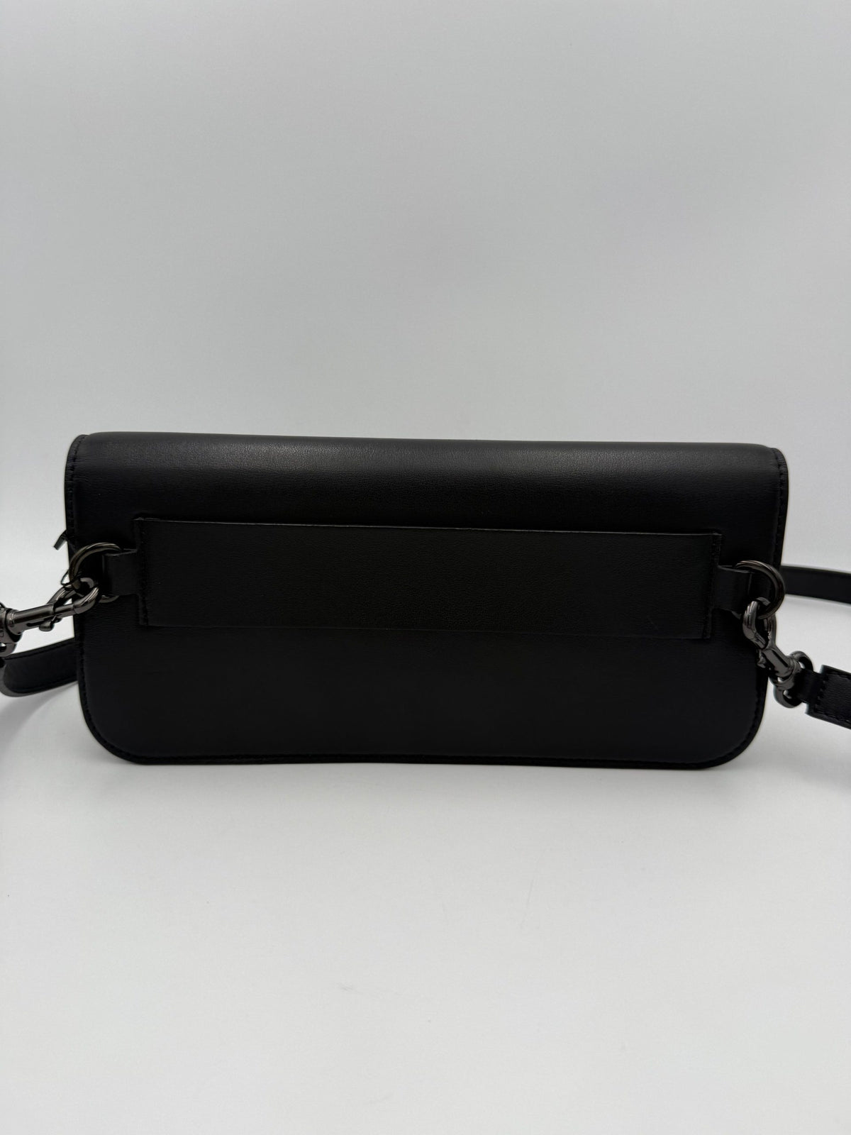 Valentino Garavani Bicolor Leather Handbag - Timeless Luxury