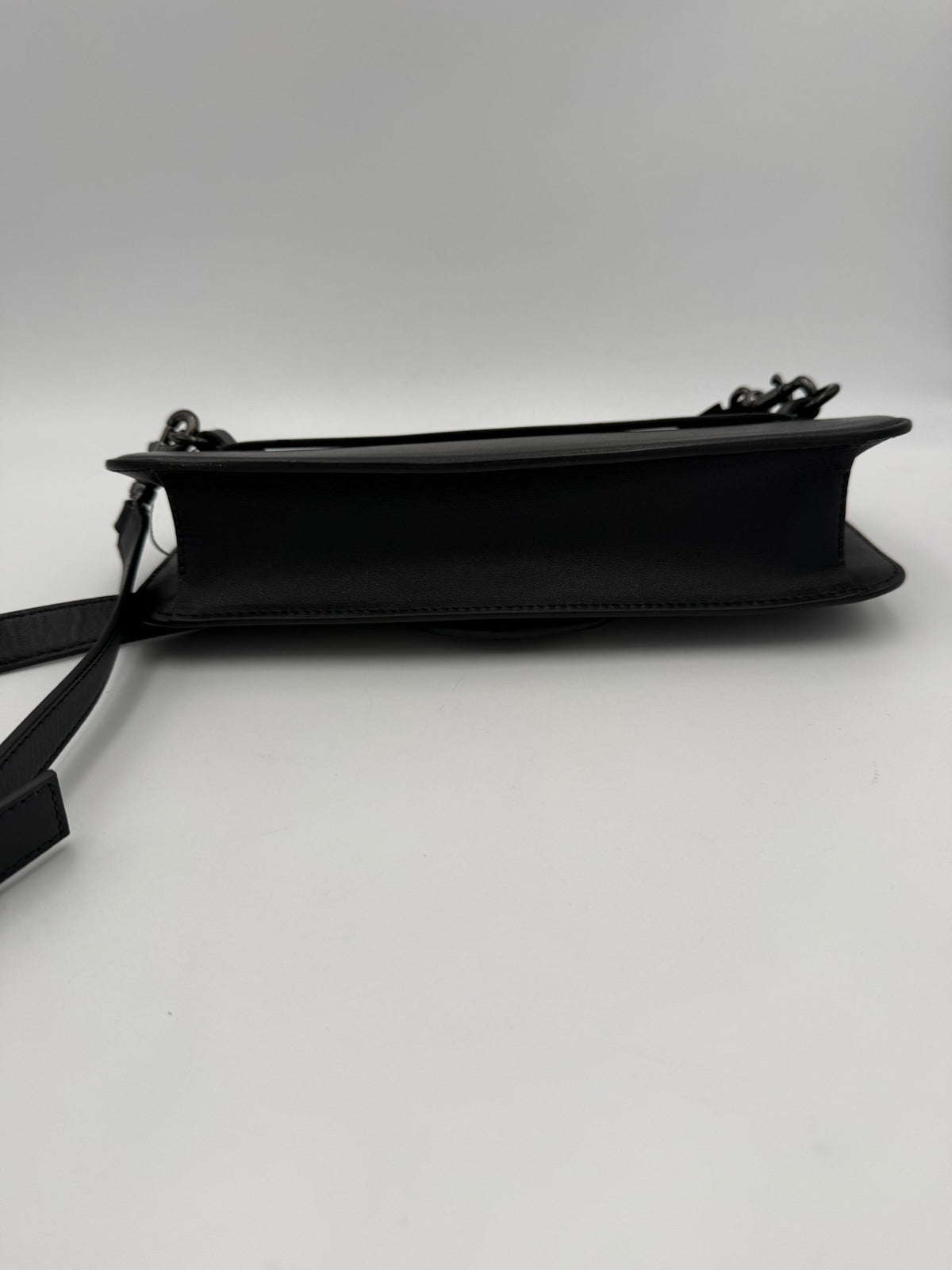 Valentino Garavani Bicolor Leather Handbag - Timeless Luxury
