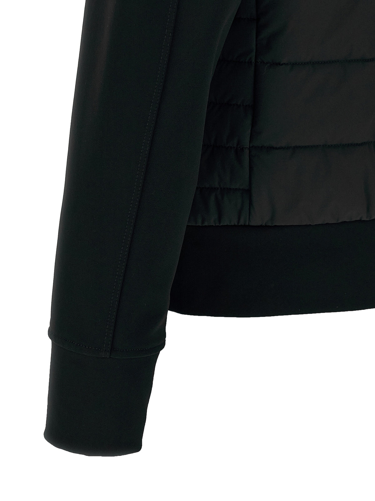 Discover the Parajumpers Mick jacket, a masterful blend of technical fabric and elegant design, perfect for those who command style and sophistication in every season.