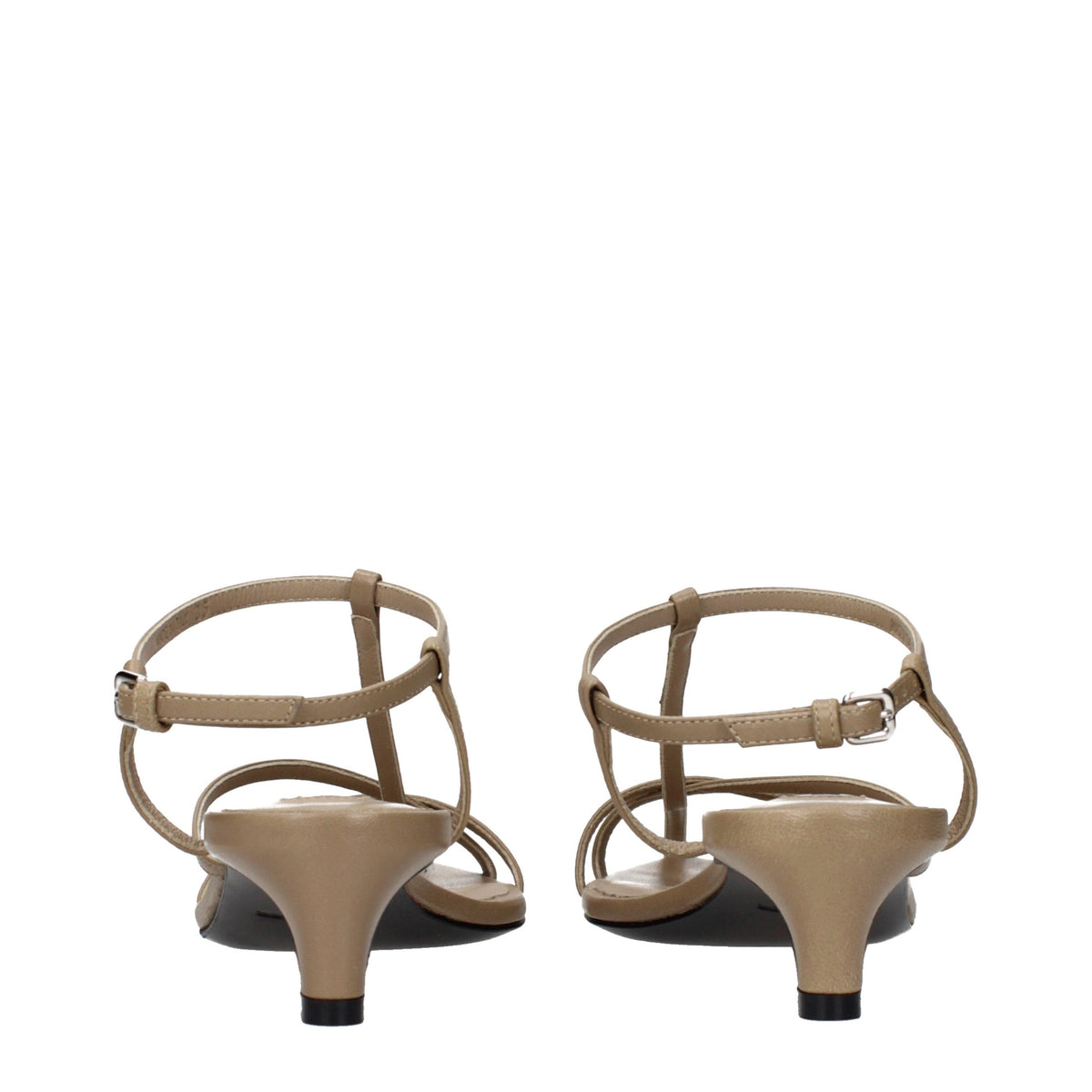 Discover the exquisite Jil Sander Beige Leather Flat Sandals, where minimalist elegance meets luxurious craftsmanship, perfect for those who embody sophistication and style.