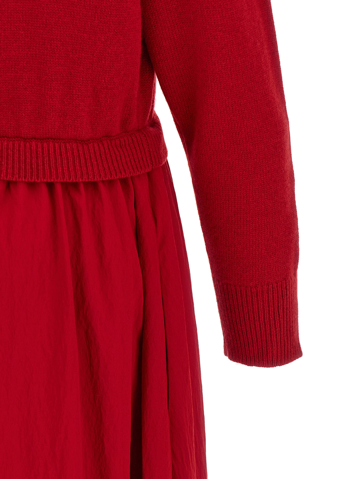 Elevate your elegance with the Polo Ralph Lauren Red Wool Long Dress, a masterpiece of luxurious craftsmanship in pure wool, perfect for the discerning individual.