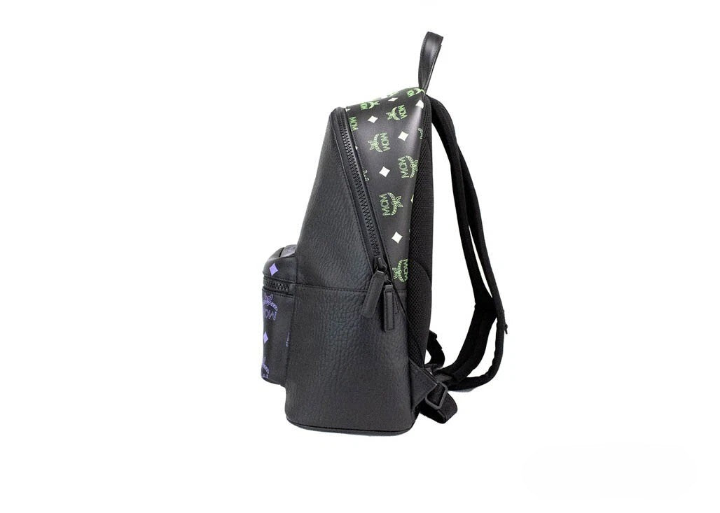 Discover the MCM Color Splash Visetos Medium Backpack, a luxurious blend of artistry and functionality, crafted from premium mixed leather for the discerning individual.