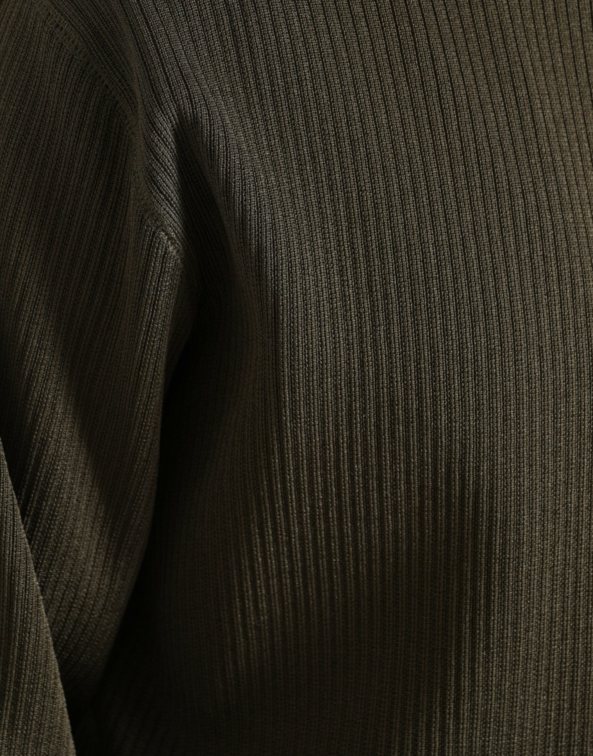 Discover the exquisite Dolce & Gabbana Green Viscose Crew Neck Pullover, a masterpiece of Italian craftsmanship that elevates your wardrobe with timeless elegance.