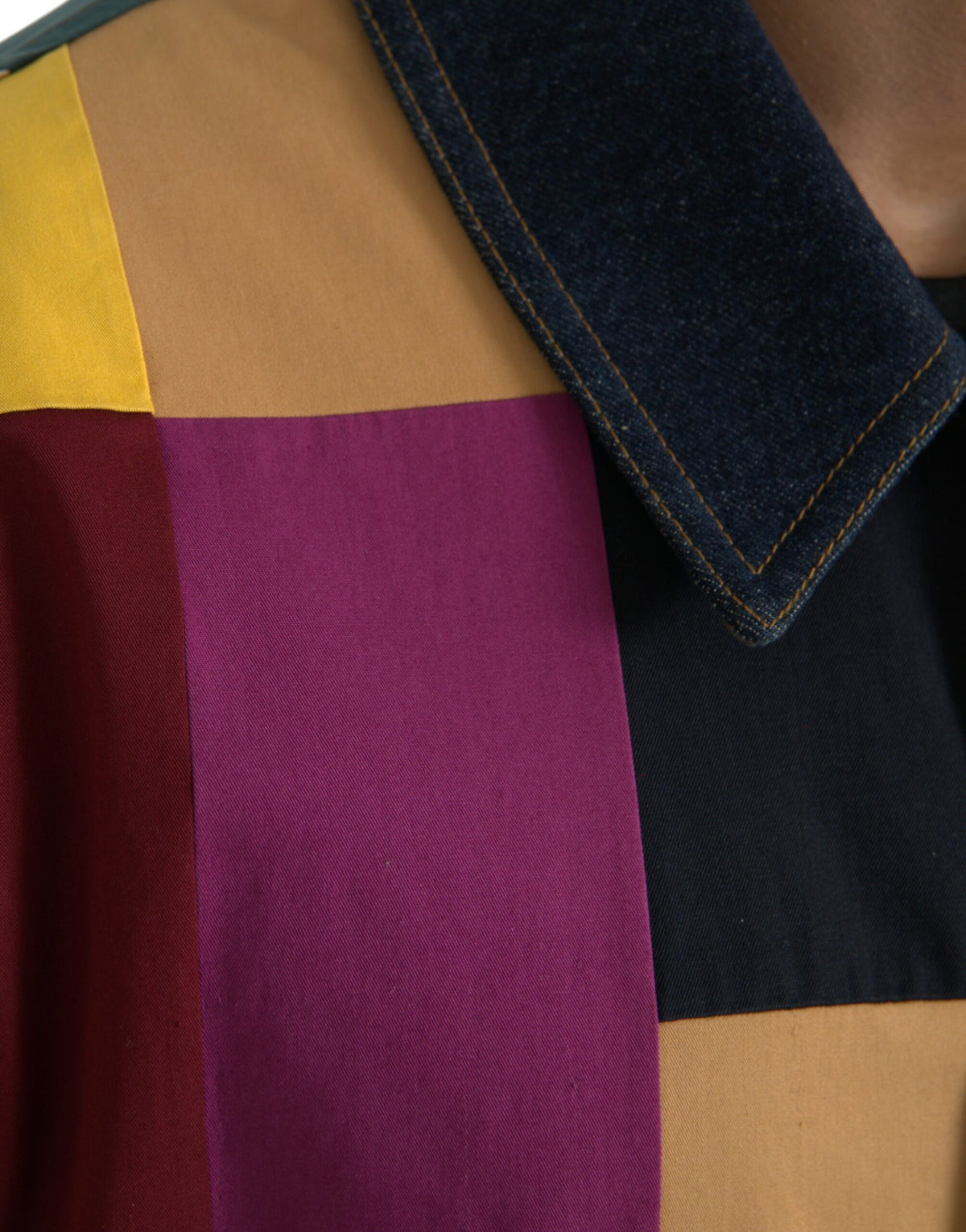 Experience the exquisite artistry of the Dolce & Gabbana Multicolor Patchwork Cotton Collared Jacket, a luxurious statement piece that embodies Italian craftsmanship and timeless elegance.