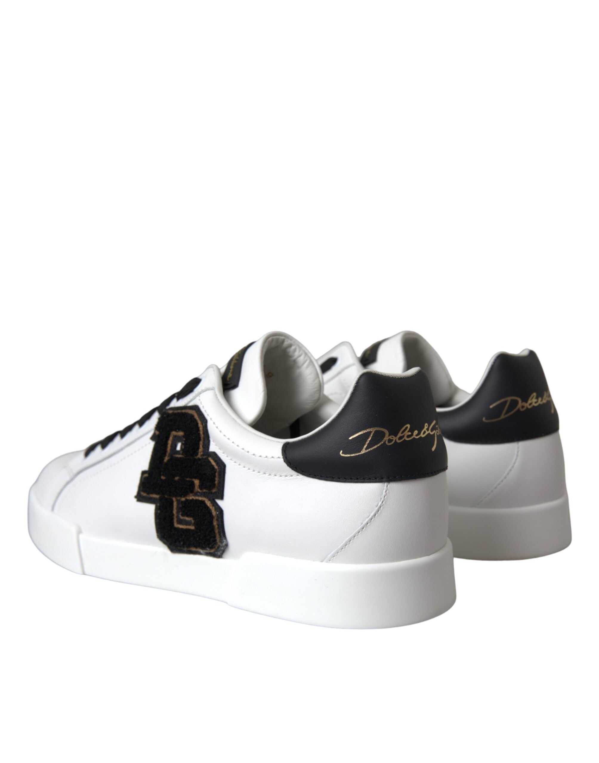 Discover the exquisite Dolce & Gabbana White Leather DG Logo Casual Low Top Sneakers, where timeless elegance meets Italian craftsmanship for a luxurious lifestyle.