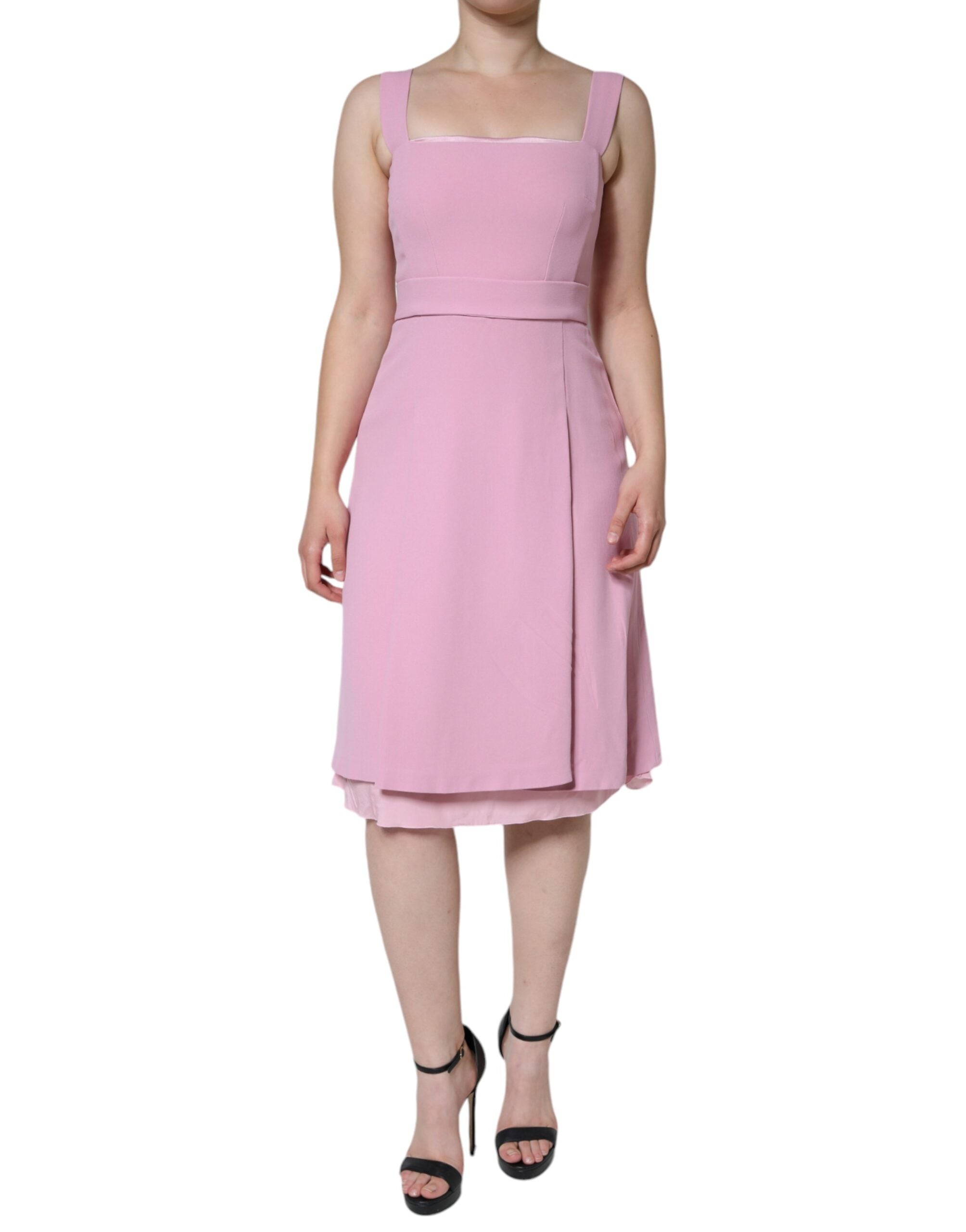 Discover the Dolce & Gabbana Pink A-line Flare Viscose Sleeveless Dress, a masterpiece of Italian craftsmanship that embodies timeless elegance and sophistication.