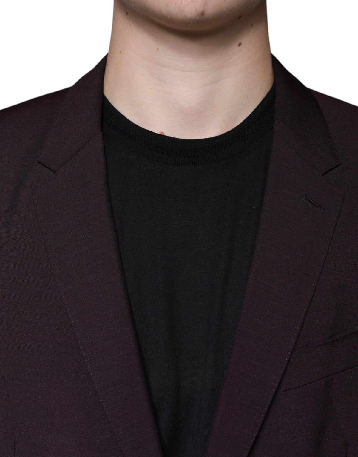 Indulge in the exquisite Dolce & Gabbana Bordeaux Wool Single Breasted Dress Blazer, a testament to Italian craftsmanship that elevates your wardrobe with timeless elegance.