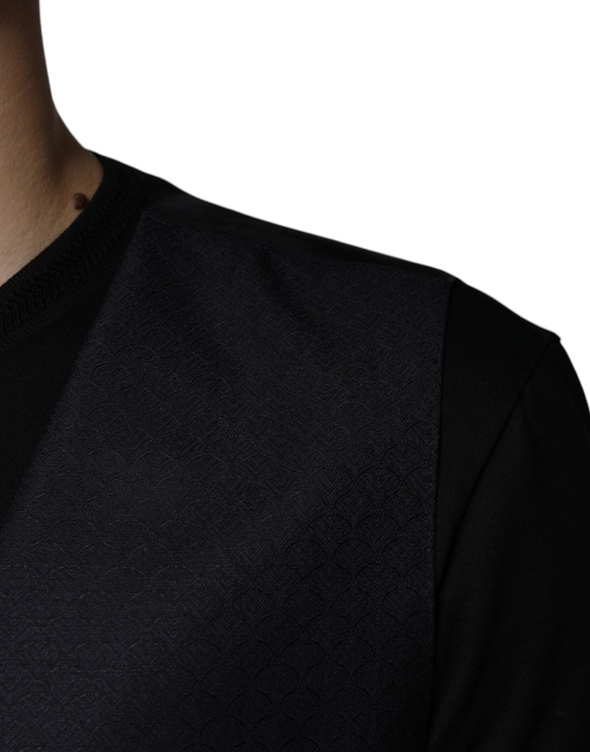 Indulge in the exquisite Dolce & Gabbana Black Wool Waistcoat Dress Formal Vest, a masterpiece of Italian craftsmanship that elevates your elegance and sophistication.