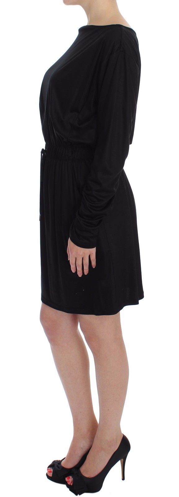 Experience the epitome of elegance with the Versace Jeans Black Modal Silk Shift Knee Dress, crafted from luxurious modal and silk, perfect for the discerning individual who embraces sophistication.