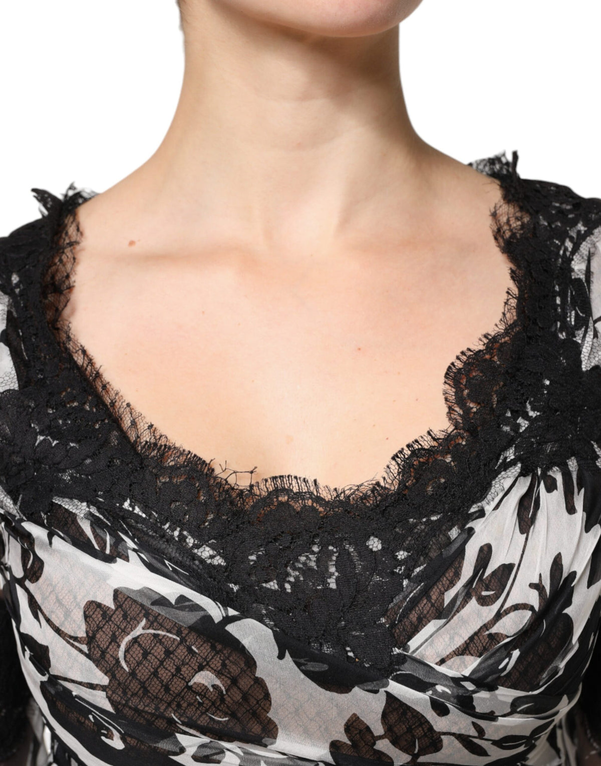 Indulge in the allure of the Dolce & Gabbana Black Silk Floral Lace Ricamo Ball Maxi Dress, where exquisite Italian craftsmanship meets timeless elegance, perfect for unforgettable moments.