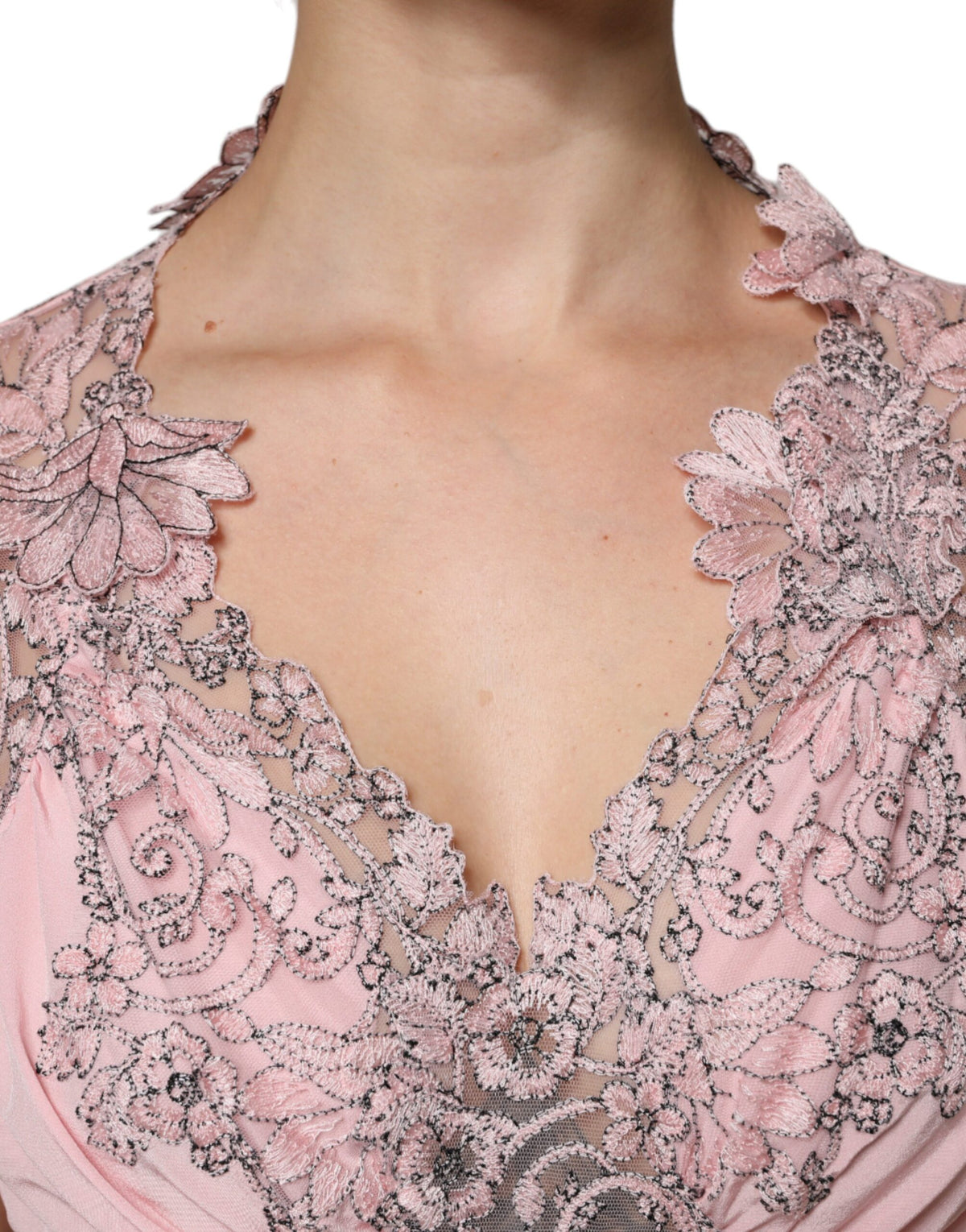 Indulge in the Ermanno Scervino Pink Floral Lace Midi Dress, a silk masterpiece that embodies Italian craftsmanship, elevating your allure for every exquisite occasion.