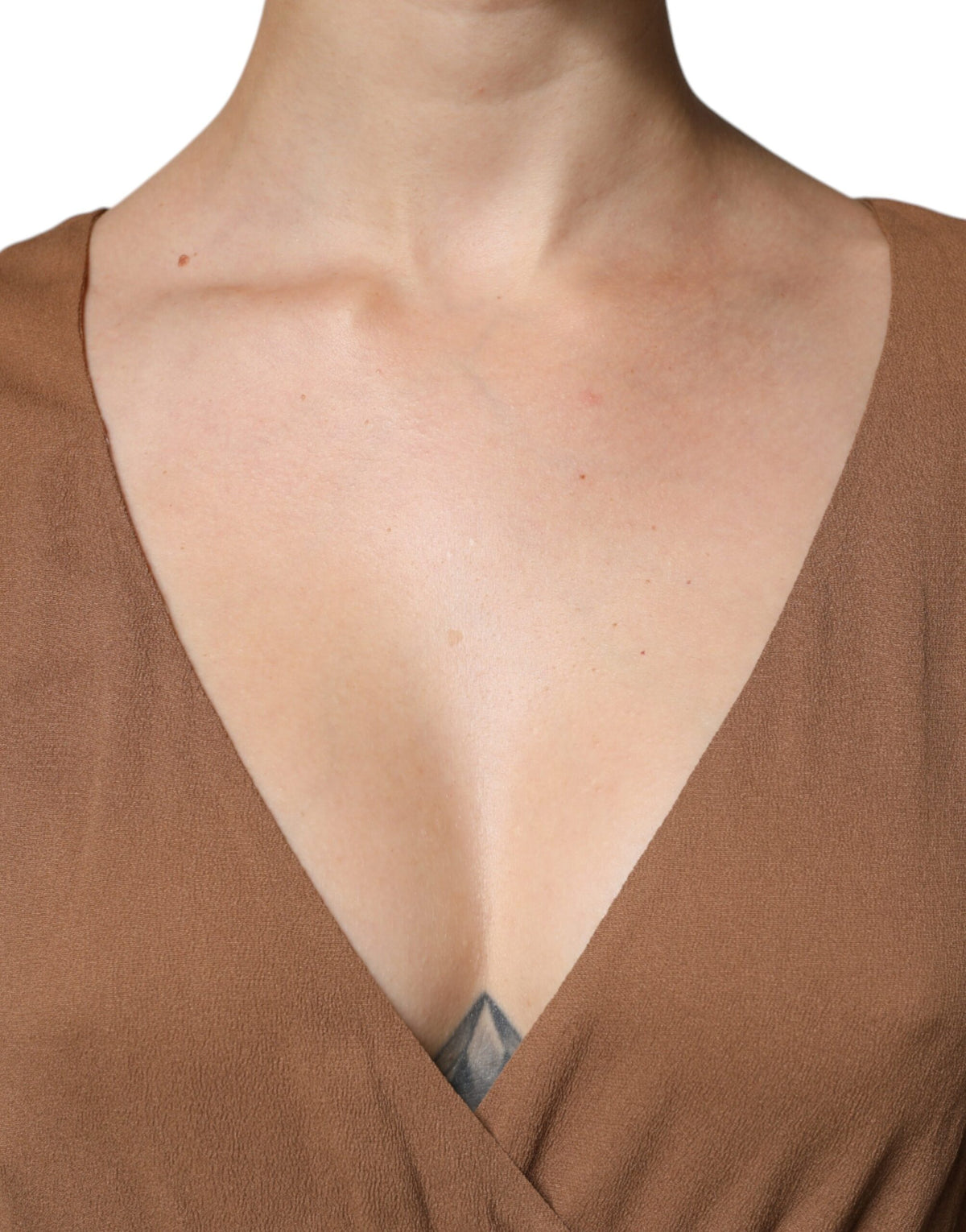 Indulge in the exquisite elegance of the Fabiana Filippi Brown Sleeveless Deep V-neck A-line Long Maxi Dress, crafted from luxurious silk and acetate for timeless sophistication.