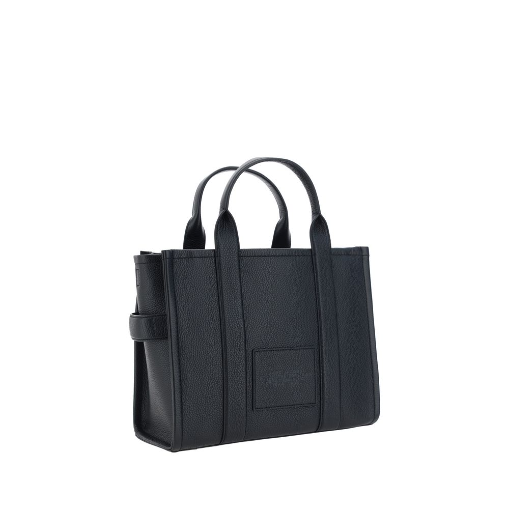 Experience the allure of the Marc Jacobs Black Calf Leather Bos Taurus Handbag from the SS26 collection, a masterpiece of exquisite craftsmanship and timeless elegance.