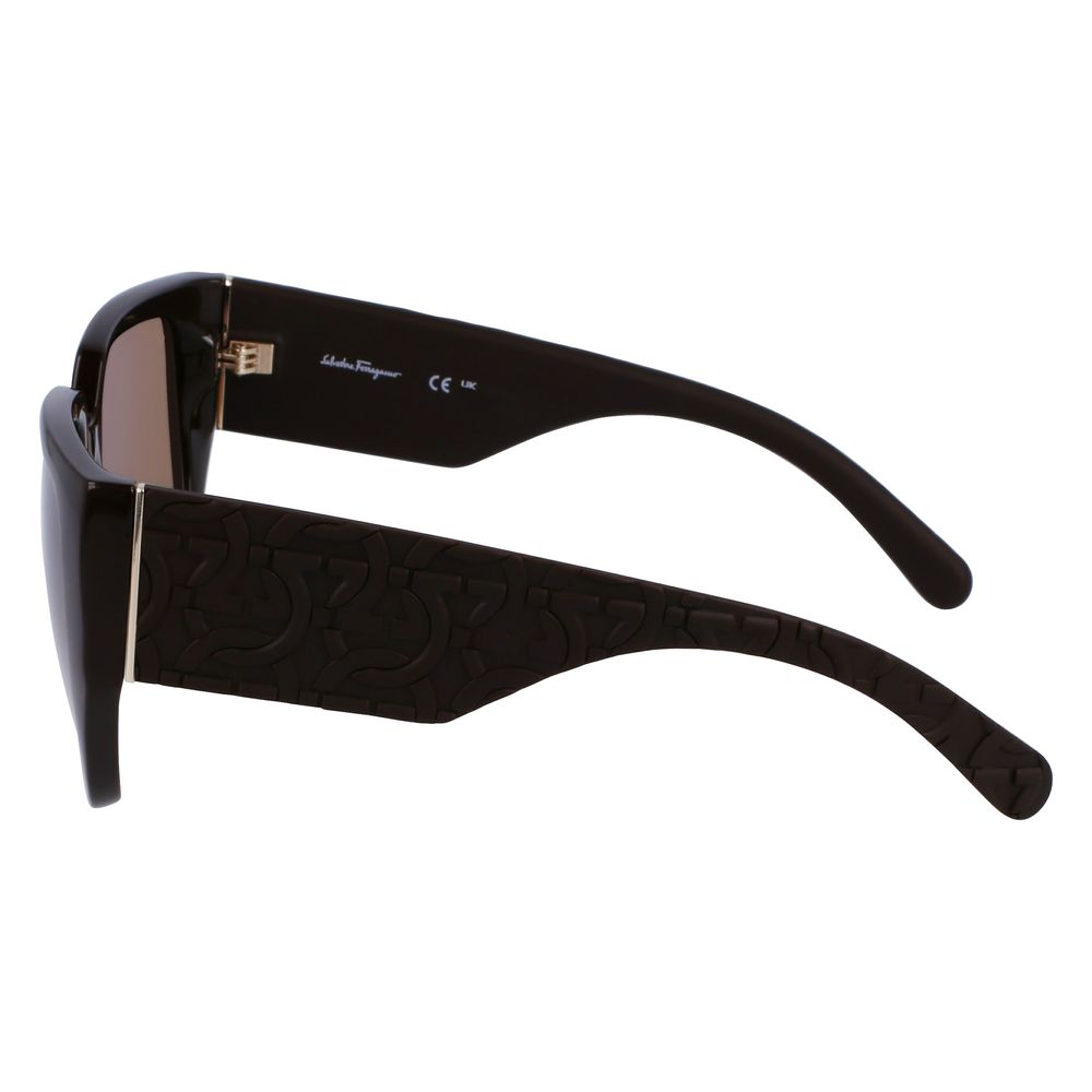 Experience the allure of Ferragamo Brown Bio Injected Sunglasses, where innovative craftsmanship meets sustainable luxury, elevating your style with timeless elegance.