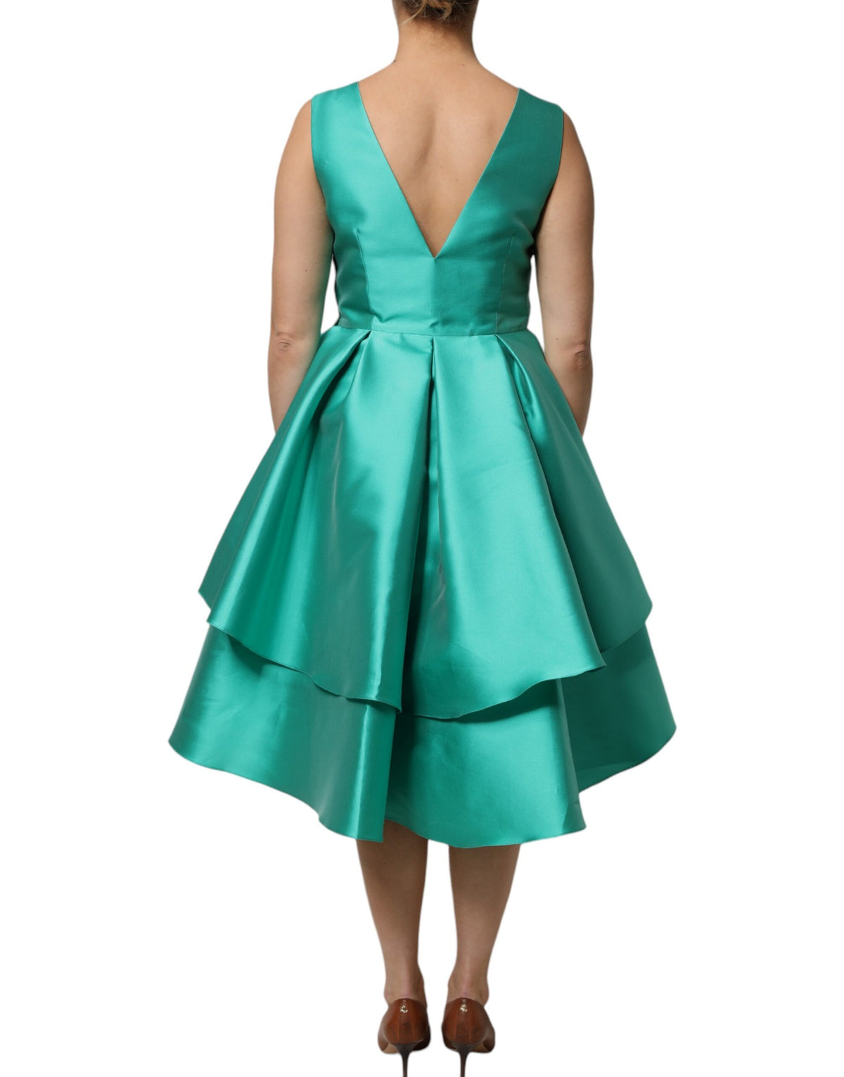 Indulge in the Alberta Ferretti Green Satin Layered Dress, a masterpiece of Italian craftsmanship, blending elegance and sensuality for unforgettable moments.