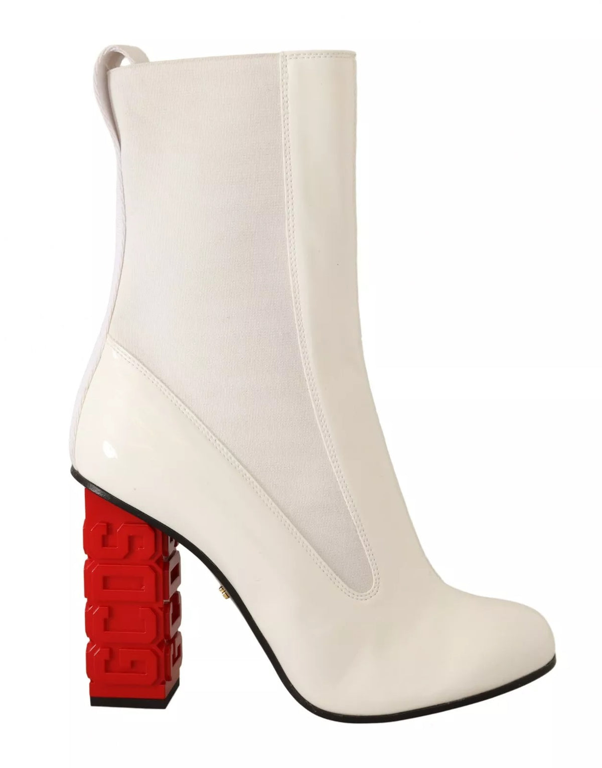 Step into a realm of elegance with GCDS White Leather Fabric Red Logo Heel Ankle Boots, where luxurious craftsmanship meets bold design for the discerning individual.