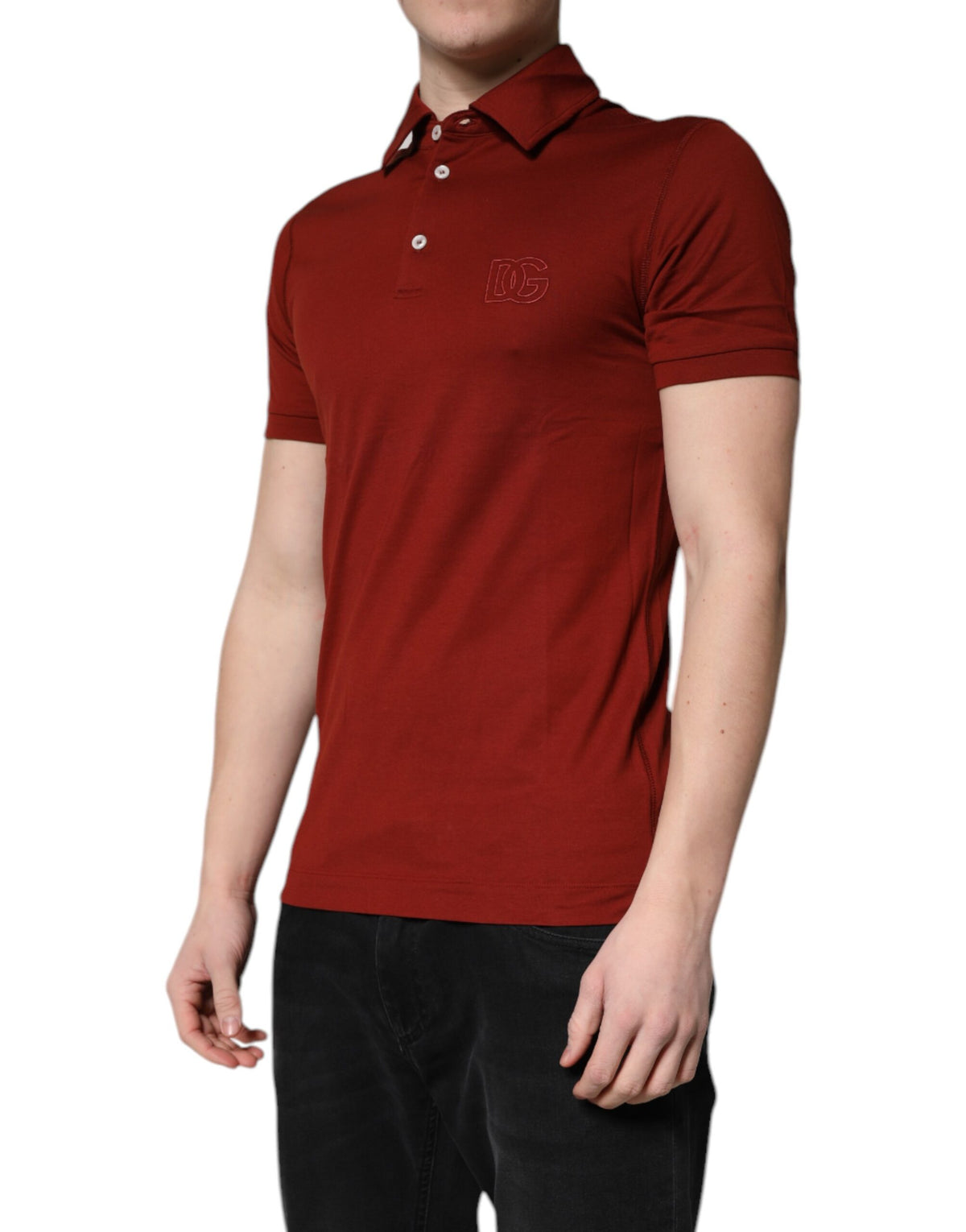 Experience the allure of Dolce & Gabbana's Red Cotton DG Logo Collared Polo T-shirt, a testament to Italian craftsmanship and timeless elegance for the discerning individual.