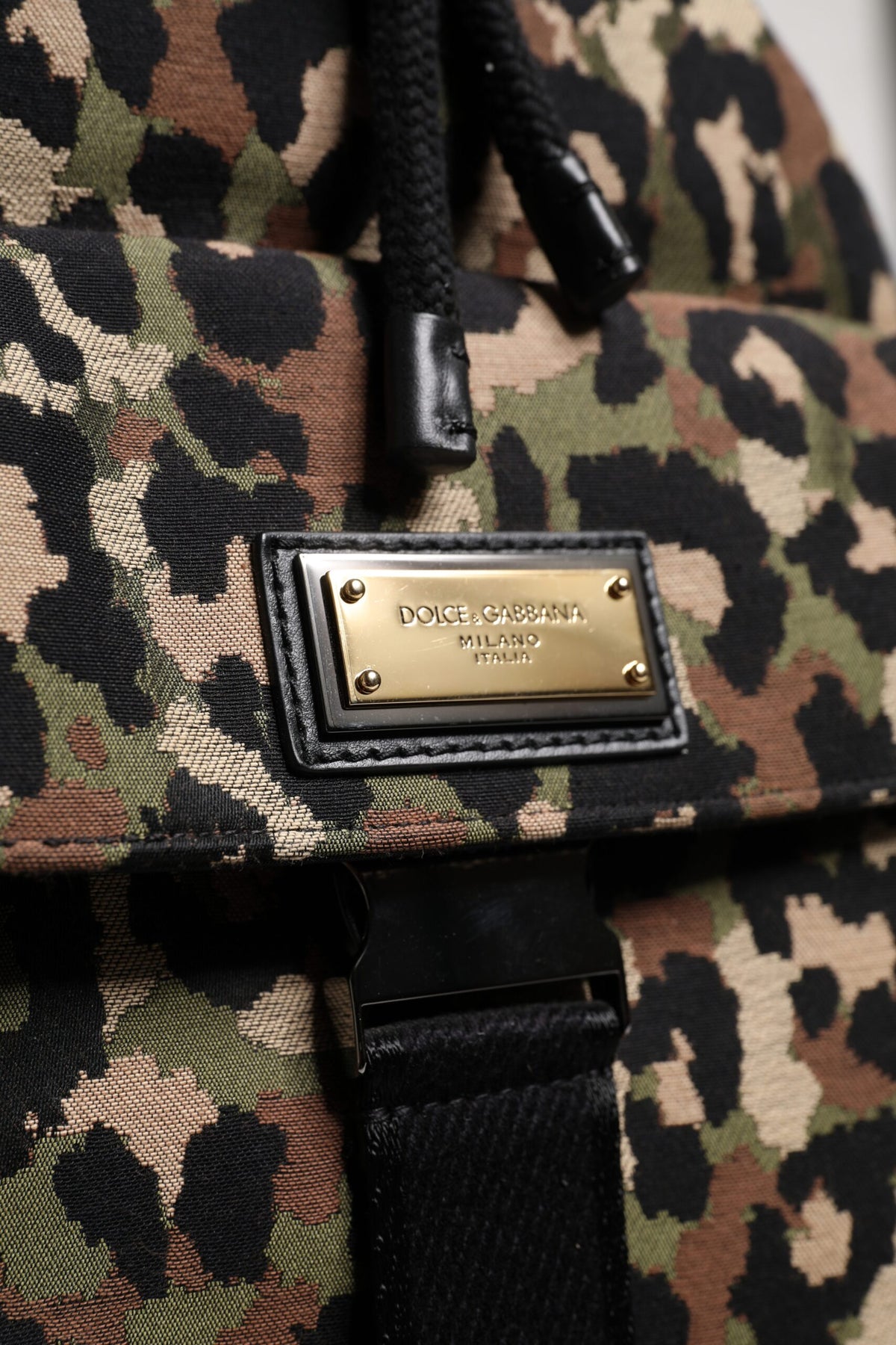 Indulge in the exquisite Dolce & Gabbana Multicolor Leopard Cotton Shoulder Bucket Bag, a luxurious blend of craftsmanship and style, perfect for the discerning individual.