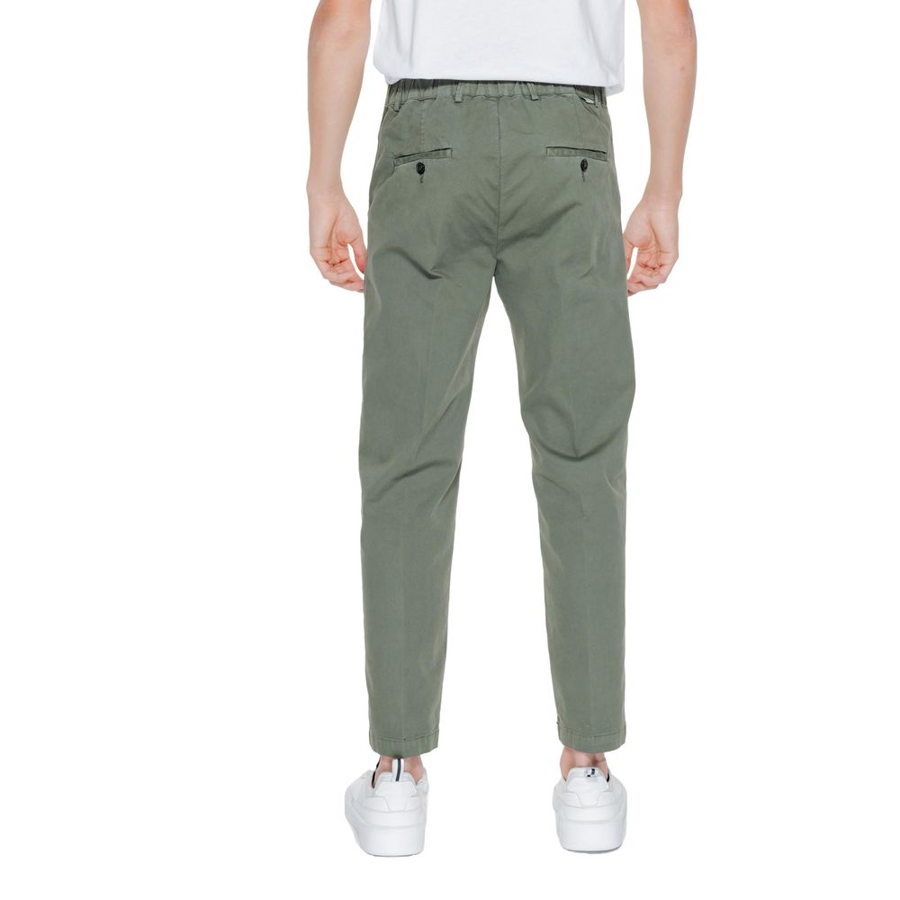 Elevate your wardrobe with Liu Jo Green Cotton Casual Pants, a blend of cotton and linen that embodies artisanal elegance, perfect for sophisticated leisure.