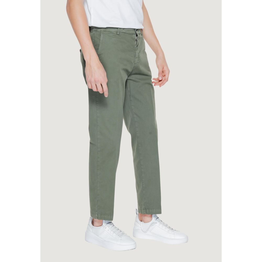 Elevate your wardrobe with Liu Jo Green Cotton Casual Pants, a blend of luxury and comfort, crafted for the discerning individual who values refined style and effortless elegance.