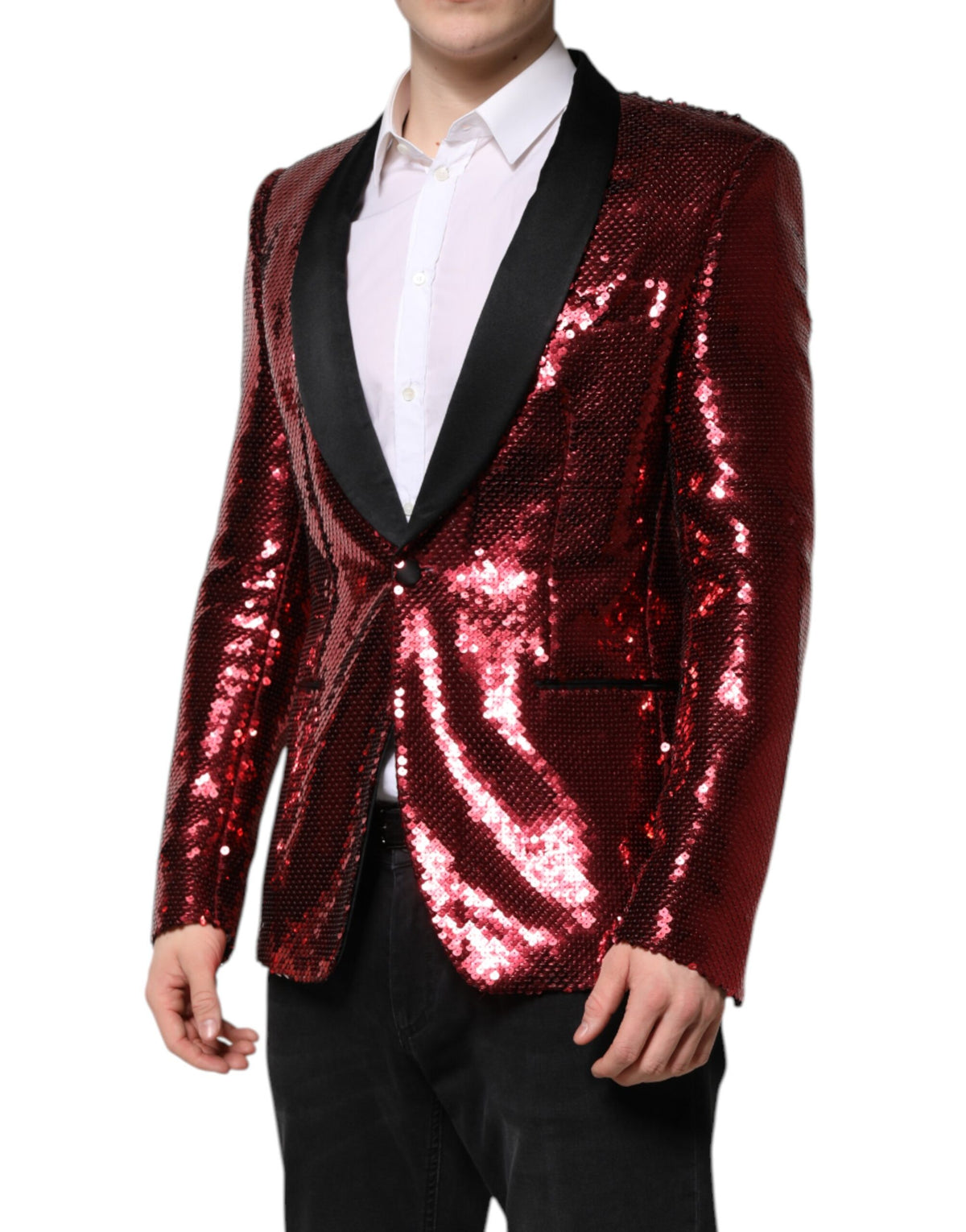Experience the allure of the Dolce & Gabbana Red SICILIA Sequin Embellish Blazer Jacket, a masterpiece of Italian craftsmanship that embodies timeless elegance and sophistication.