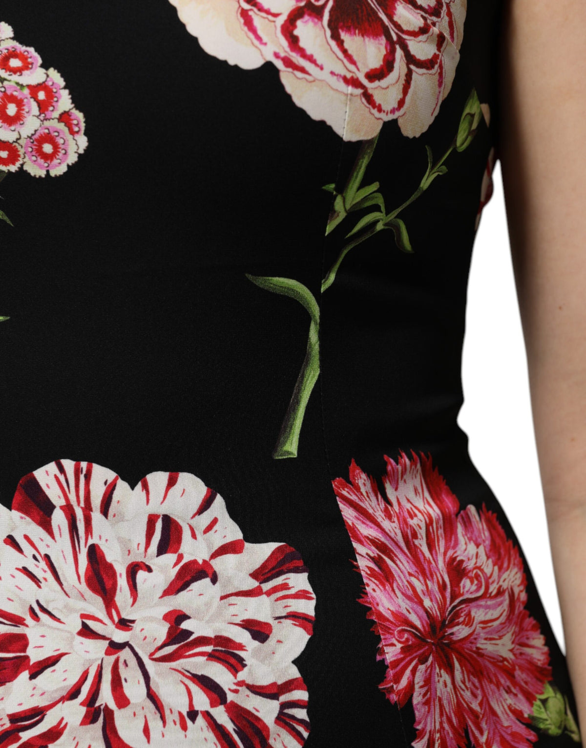 Elevate your elegance with the Dolce & Gabbana Black Floral Print Sleeveless Tank Blouse, a luxurious silk blend masterpiece that embodies Italian craftsmanship and timeless allure.