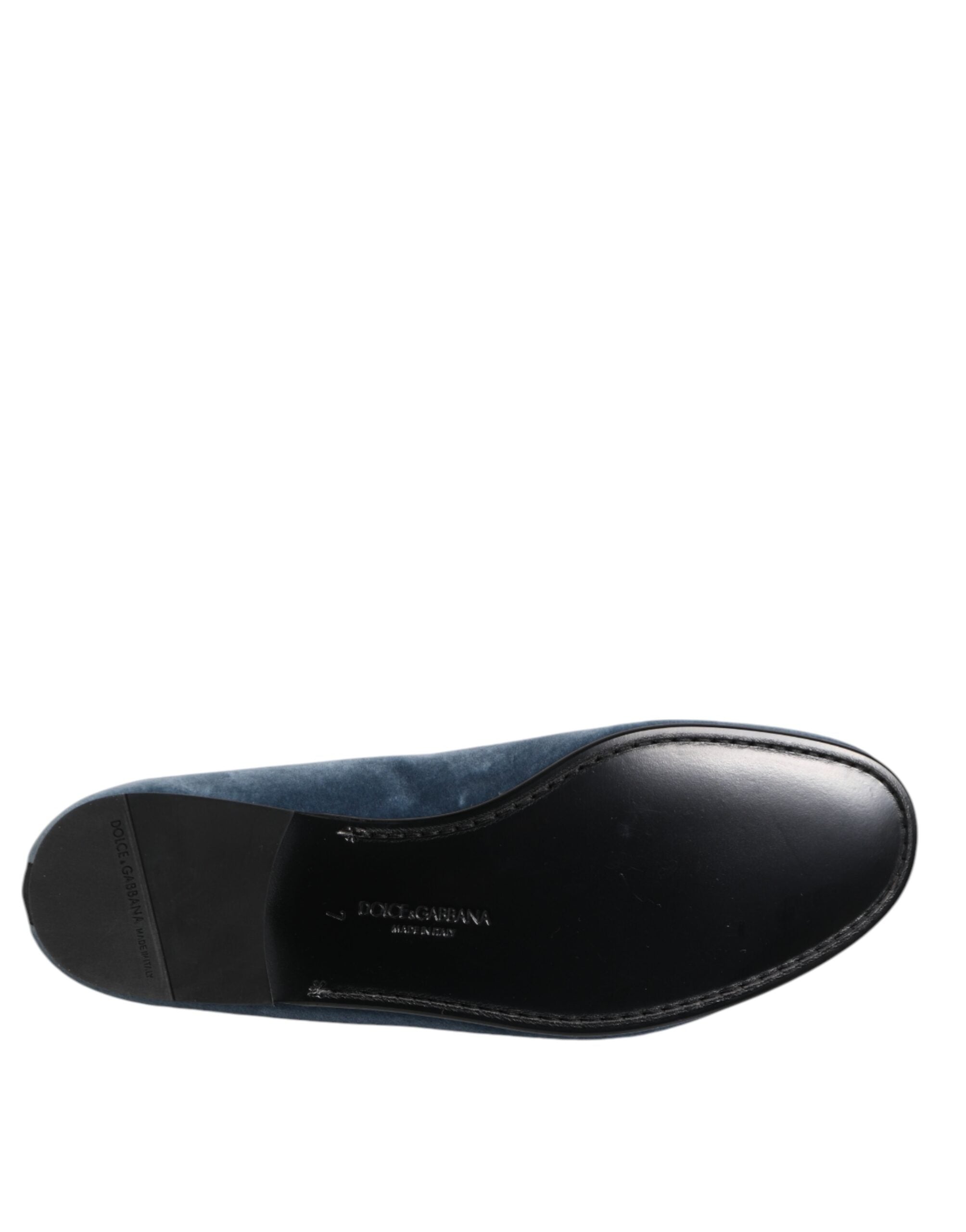 Experience the allure of Dolce & Gabbana Blue Velvet DG Logo Loafers, where exquisite velvet craftsmanship meets timeless elegance, perfect for the discerning individual.