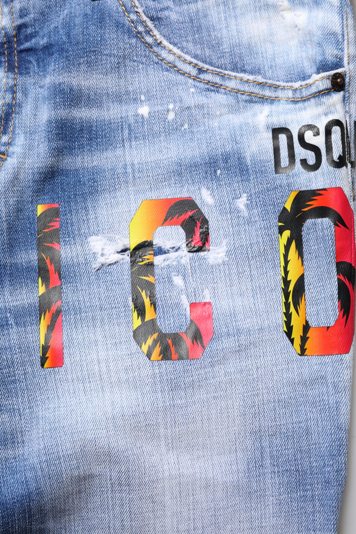 Indulge in the elegance of Dsquared² Blue Washed Cotton Mid Waist Skinny Denim Jeans, crafted in Italy for timeless style and luxurious comfort, perfect for any occasion.