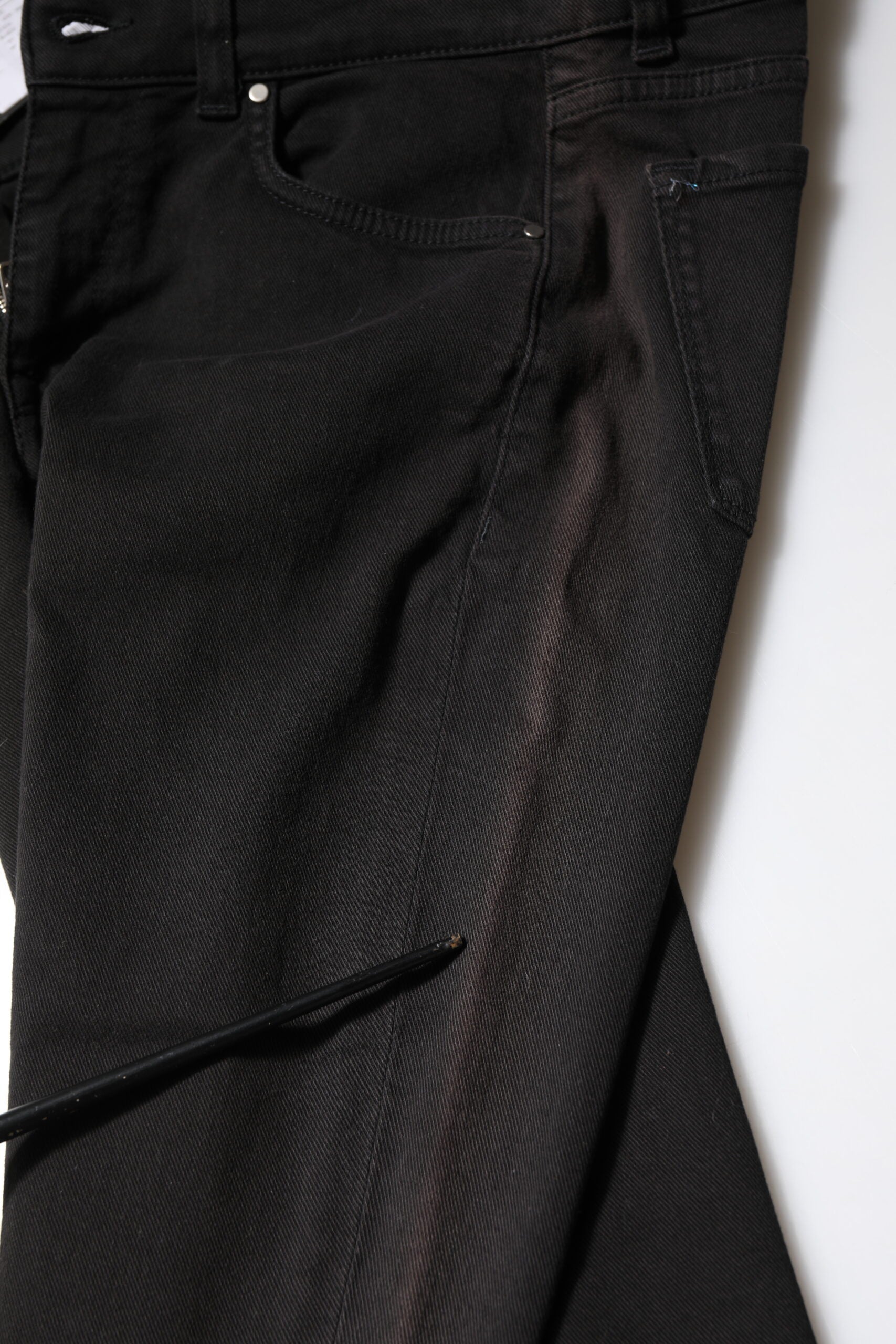 Indulge in the exquisite allure of Dolce & Gabbana's Black Cotton Skinny Mid Waisted Denim Jeans, where luxurious craftsmanship meets timeless sophistication for the discerning wardrobe.