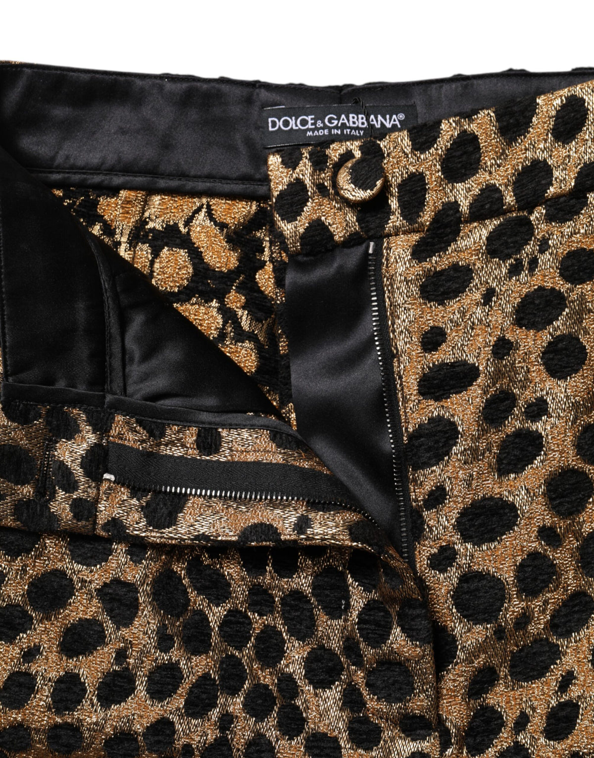 Indulge in the allure of Dolce & Gabbana's Brown Leopard High Waisted Hot Pants, where Italian craftsmanship meets luxurious comfort, perfect for every sophisticated occasion.
