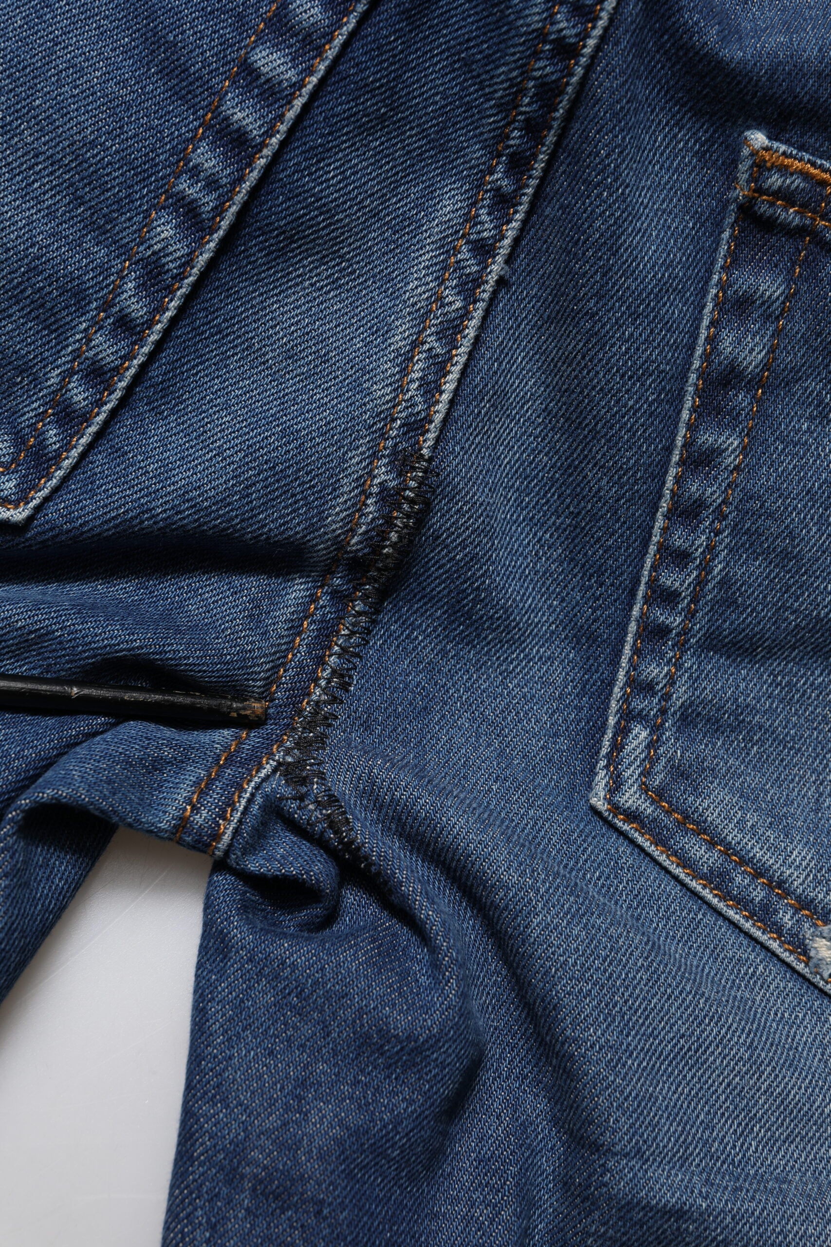 Indulge in the exquisite Dolce & Gabbana Blue Cotton Low Waist Skinny Denim Jeans, where Italian craftsmanship meets luxurious floral embroidery for a timeless allure.