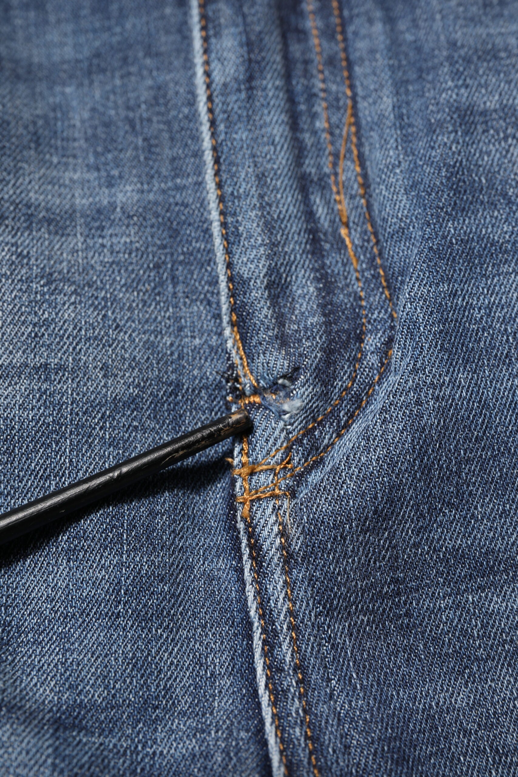 Experience the exquisite artistry of Dolce & Gabbana's Blue Cotton HighWaist Skinny Denim Jeans, where luxurious craftsmanship meets timeless elegance for the discerning individual.