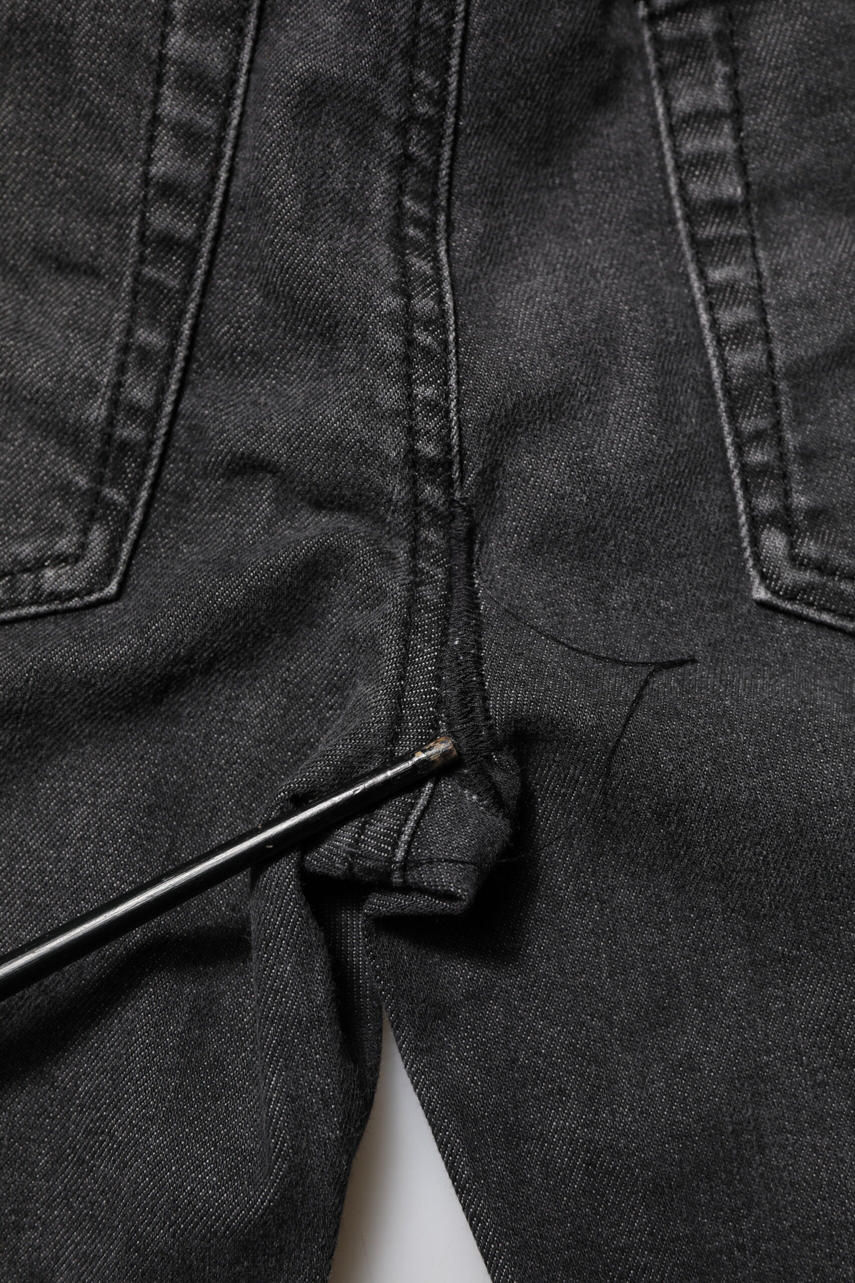 Indulge in the exquisite allure of Dolce & Gabbana's Black Cotton Low Waist Skinny Denim Jeans, where Italian craftsmanship meets modern elegance for the discerning individual.