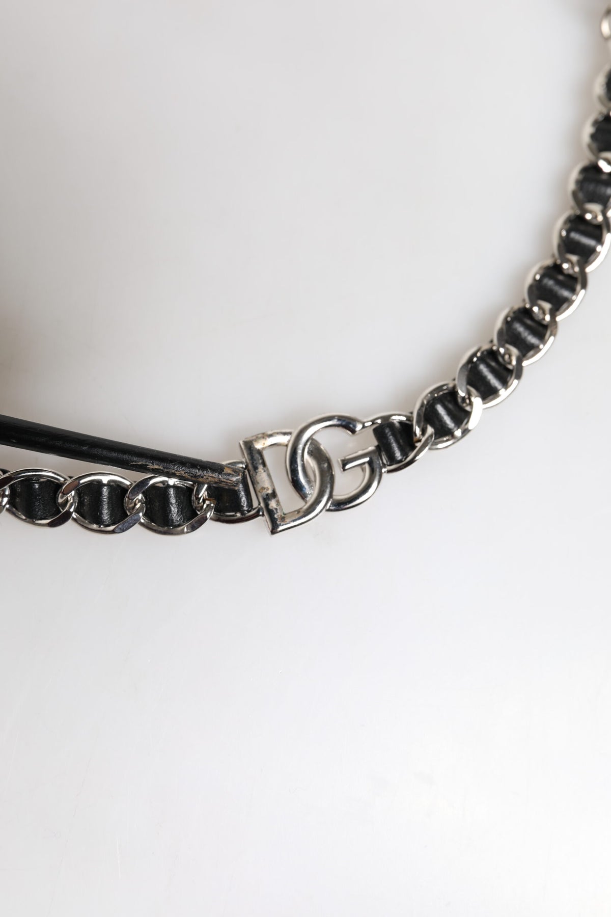 Discover the exquisite Dolce & Gabbana Black Leather DG Logo Chain Bag Shoulder Strap, a symbol of artisanal mastery and timeless elegance, perfect for elevating any ensemble.