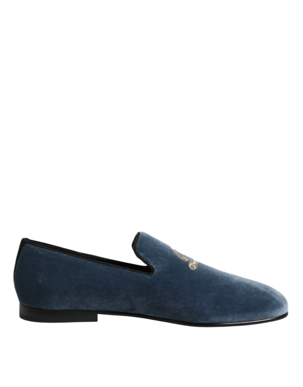 Experience the exquisite Dolce & Gabbana Blue Velvet DG Logo Loafers, where sumptuous materials meet timeless elegance, embodying the essence of refined luxury.