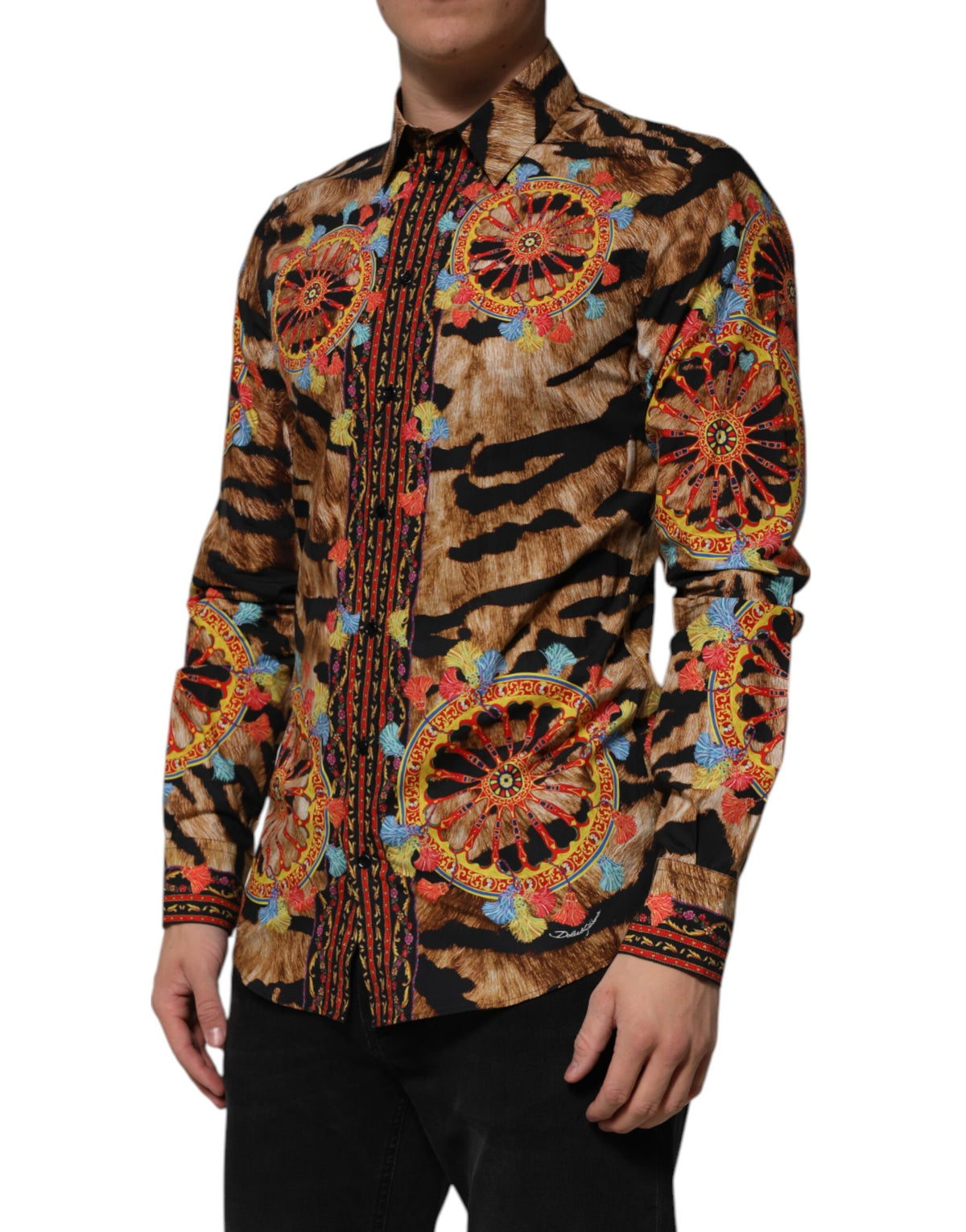 Elevate your wardrobe with the Dolce & Gabbana GOLD Cotton Tiger Carretto Long Sleeve Shirt, a masterpiece of Sicilian-inspired luxury crafted from premium cotton, embodying exquisite Italian craftsmanship.