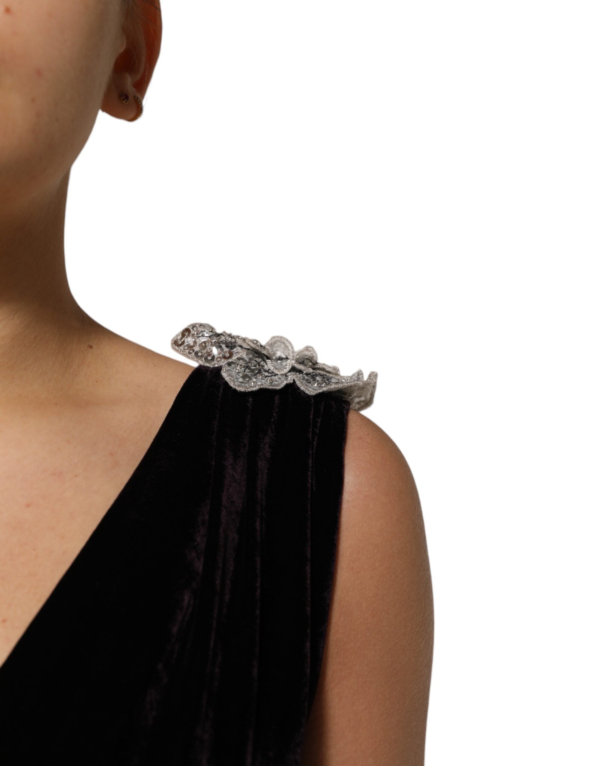 Indulge in the exquisite Dolce & Gabbana Black Velvet Flower Embellishment Aline Dress, a masterpiece of Italian craftsmanship that embodies modern elegance and timeless allure.