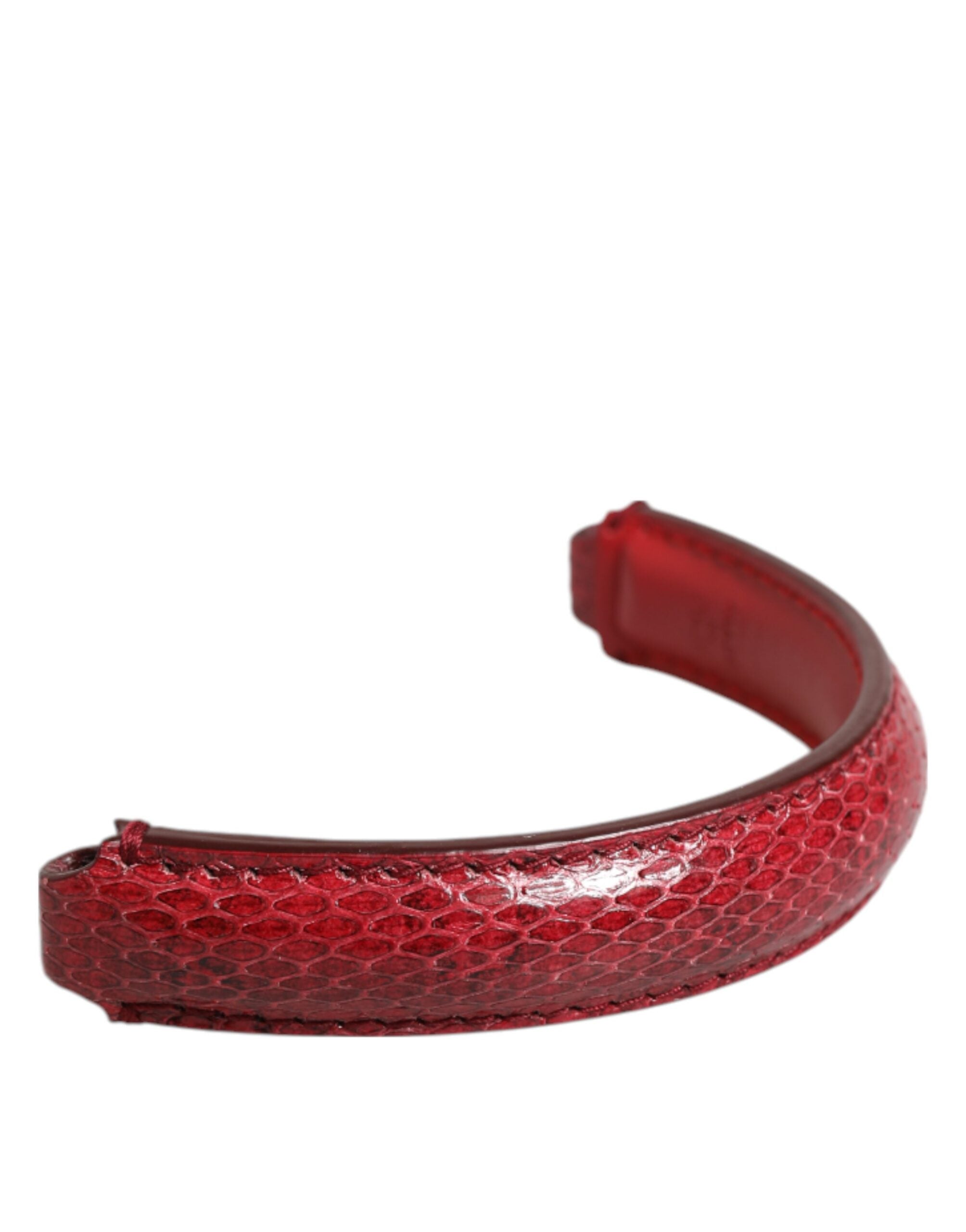 Experience the allure of the Dolce & Gabbana Red Small Ayers Leather Bag Handle, a testament to exquisite craftsmanship and timeless elegance, perfect for the discerning individual.