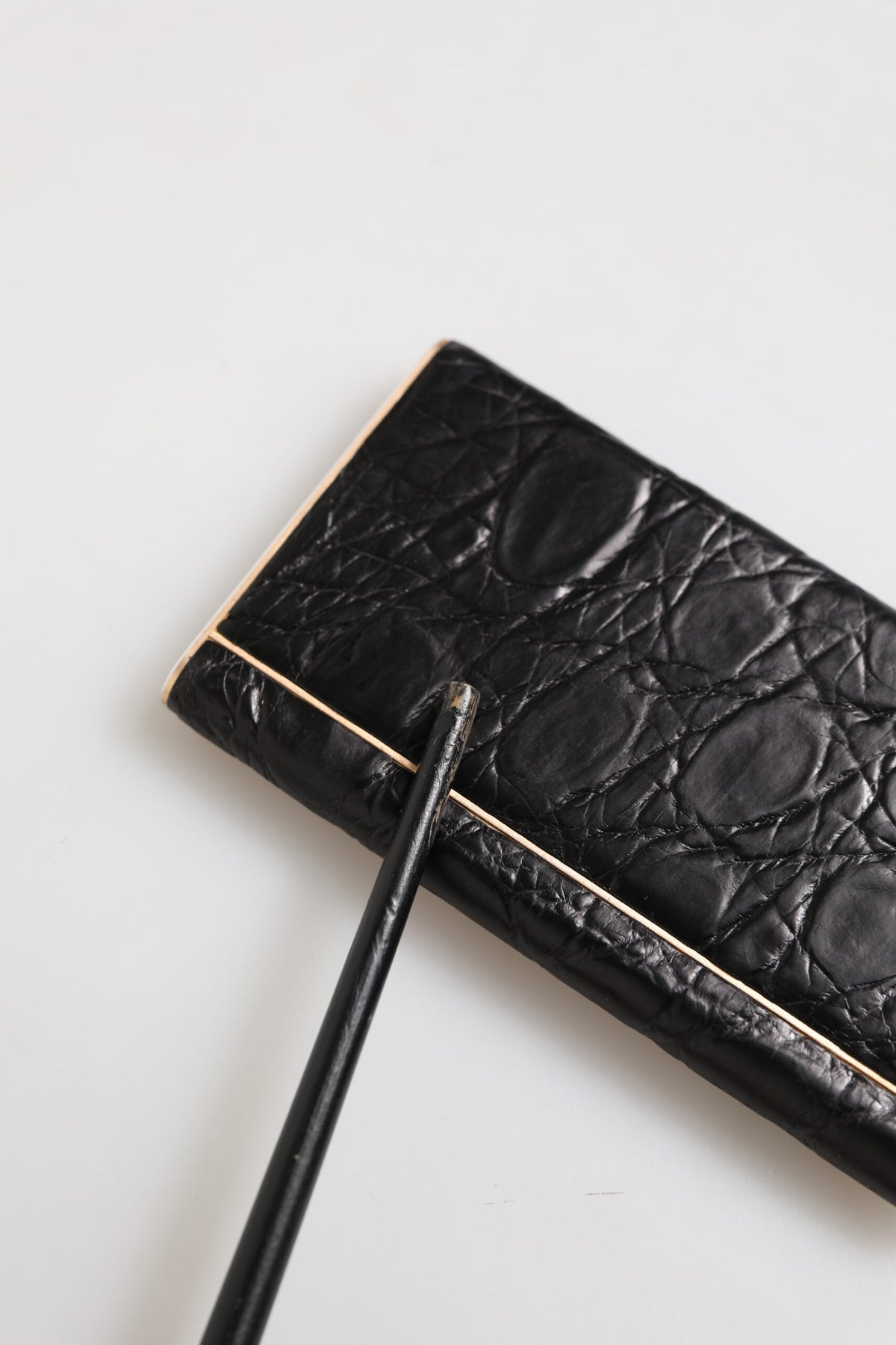 Elevate your style with the Dolce & Gabbana Black Leather Exotic Skin Power Bank, a luxurious blend of exquisite craftsmanship and modern utility for the discerning individual.
