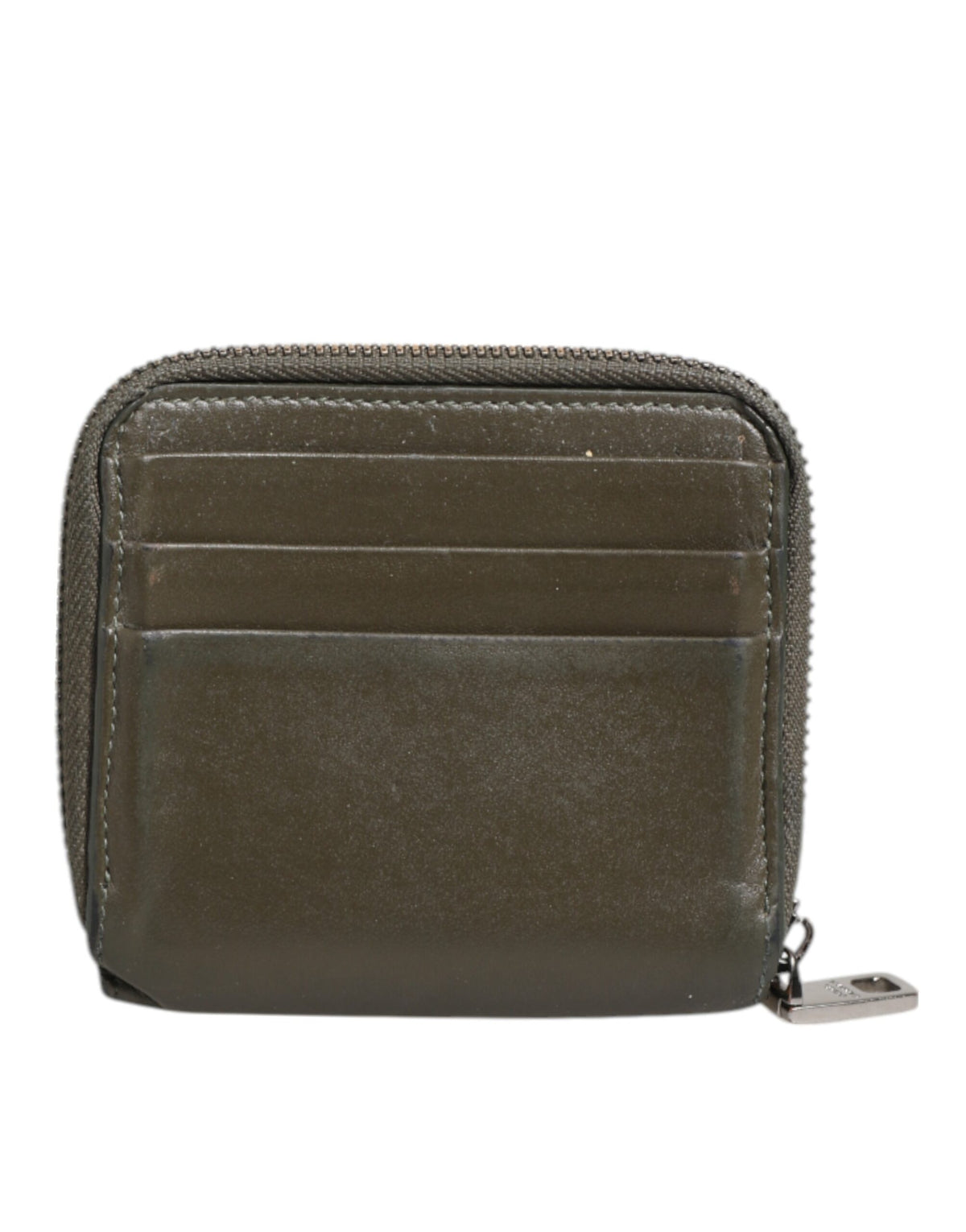 Discover the Dolce & Gabbana Military Green Leather Logo Plaque Card Holder, a luxurious blend of exquisite craftsmanship and timeless elegance for the discerning individual.