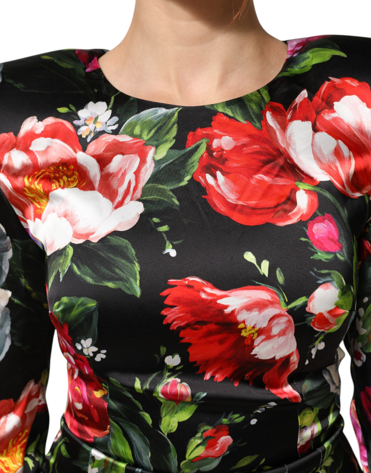 Indulge in the allure of the Dolce & Gabbana Black Floral Fiori Pittorici Mini Bodycon Dress, a masterpiece of Italian craftsmanship that embodies elegance and sophistication.