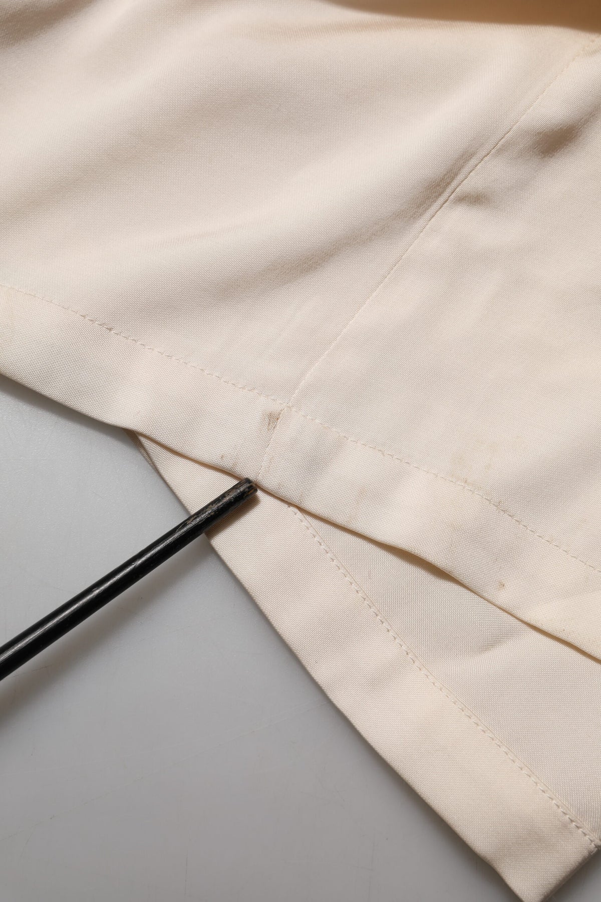 Experience the exquisite allure of the Peserico Beige Viscose Pleated Maxi Dress, a testament to Italian craftsmanship that elevates your elegance for any occasion.